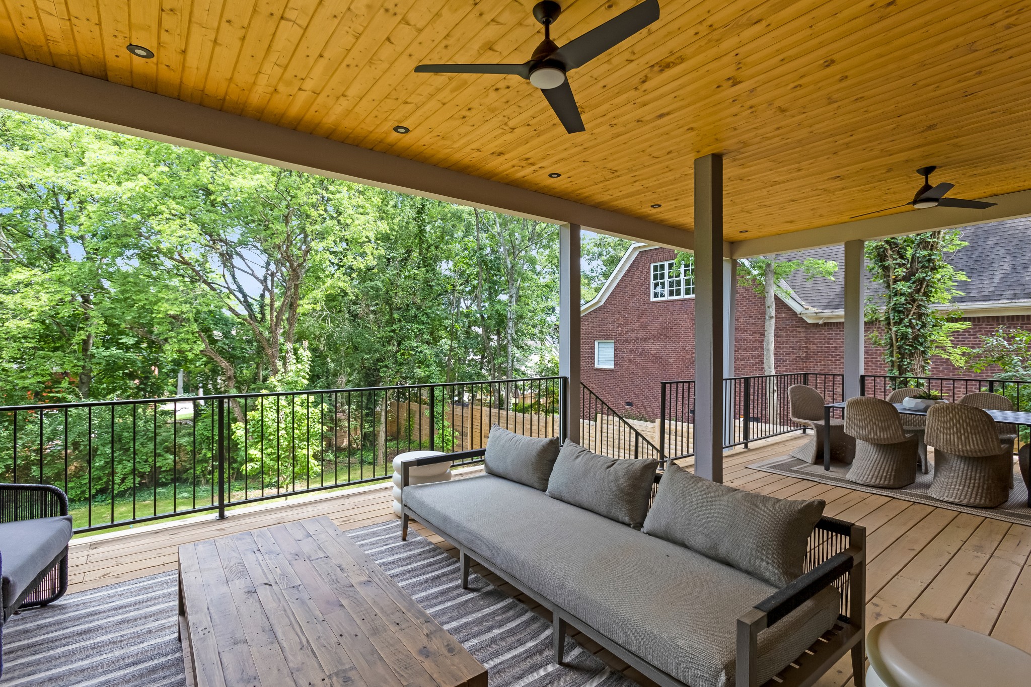 4502B Belmont Park Ter