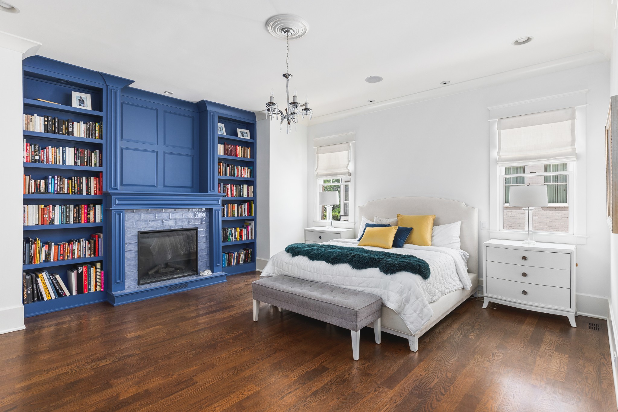 209 Leonard Ave