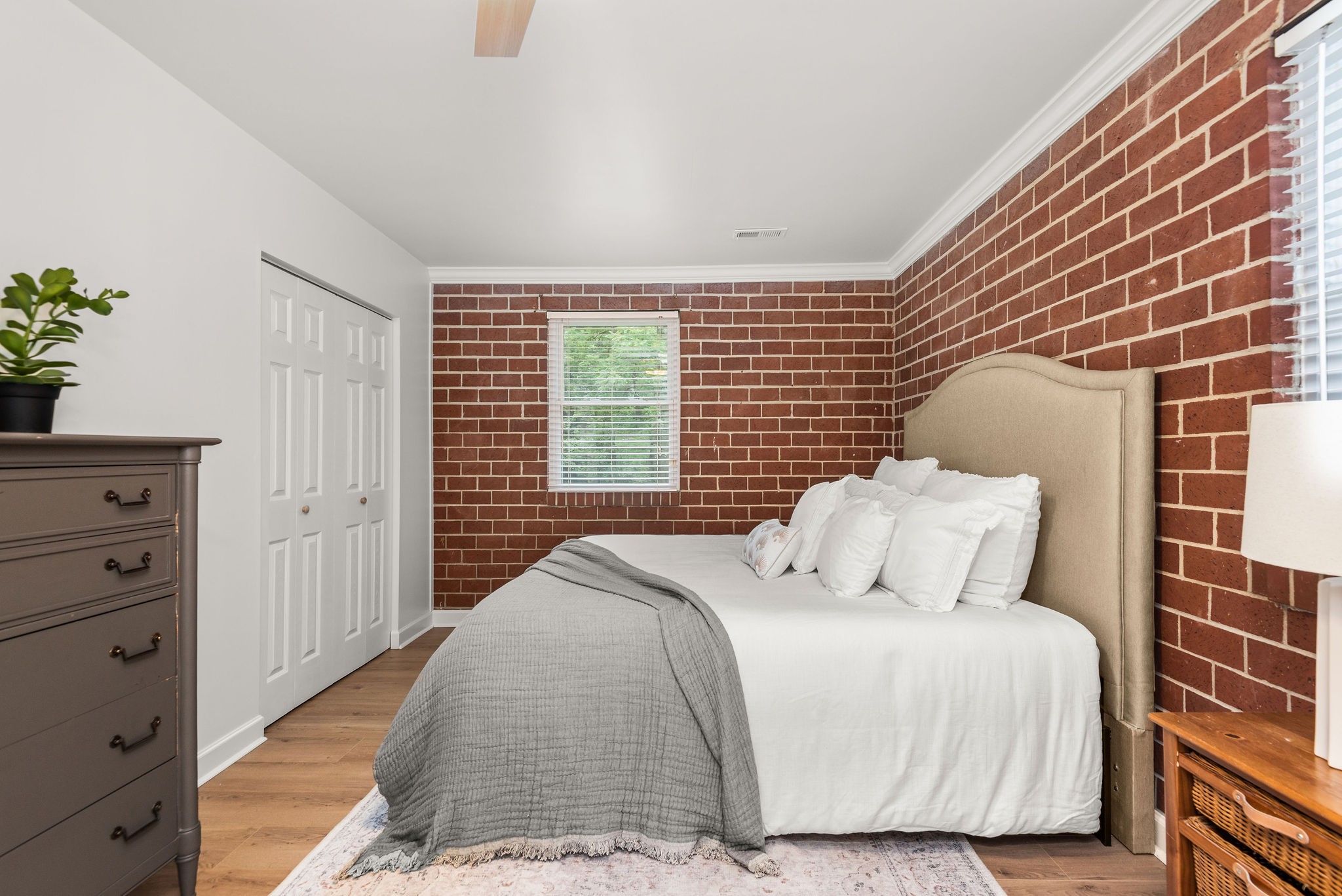 8024 Charlotte Pike