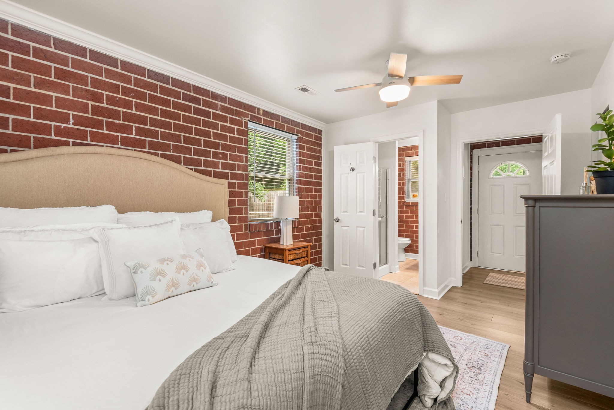 8024 Charlotte Pike