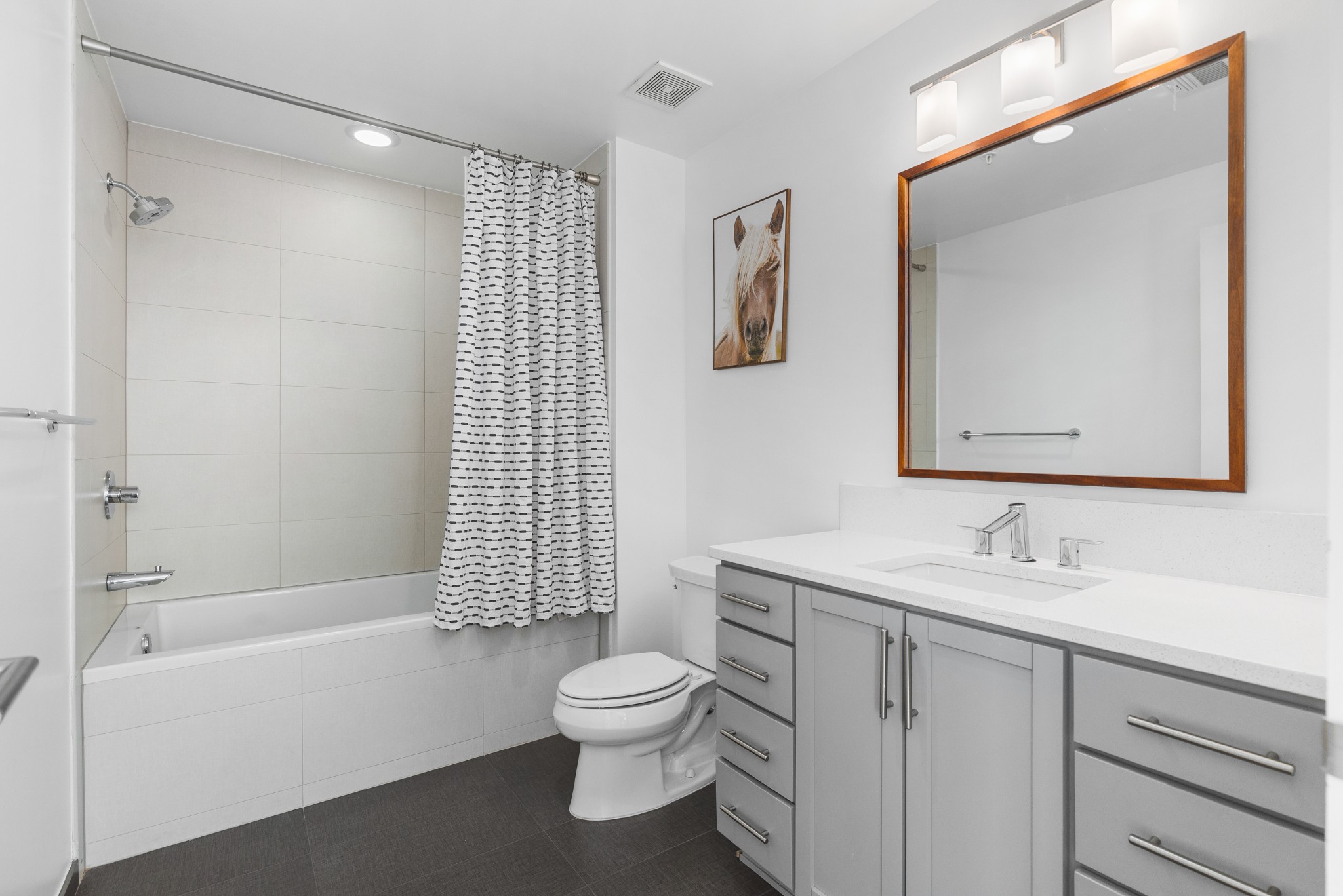 1212 Laurel St #2203