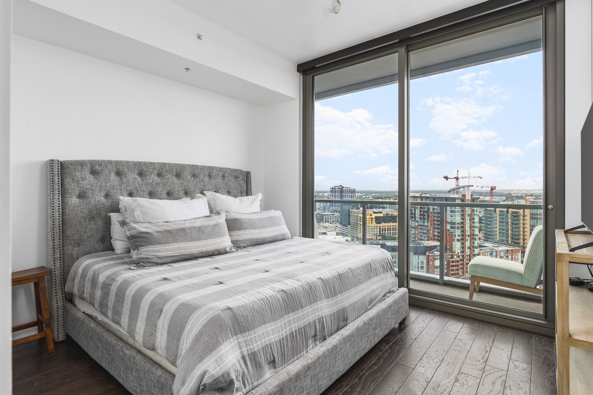 1212 Laurel St #2203