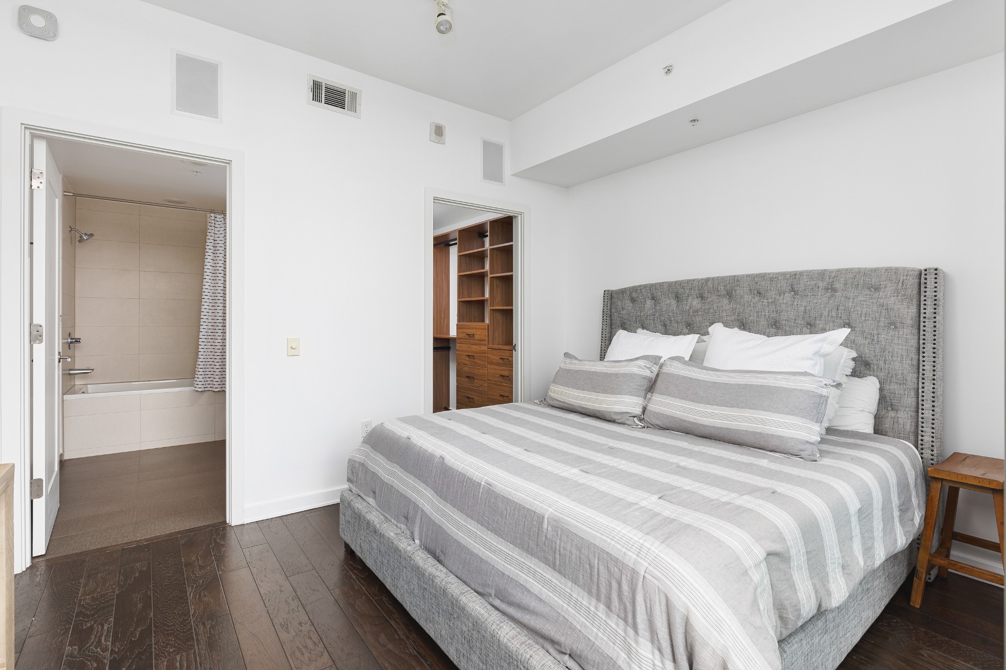 1212 Laurel St #2203