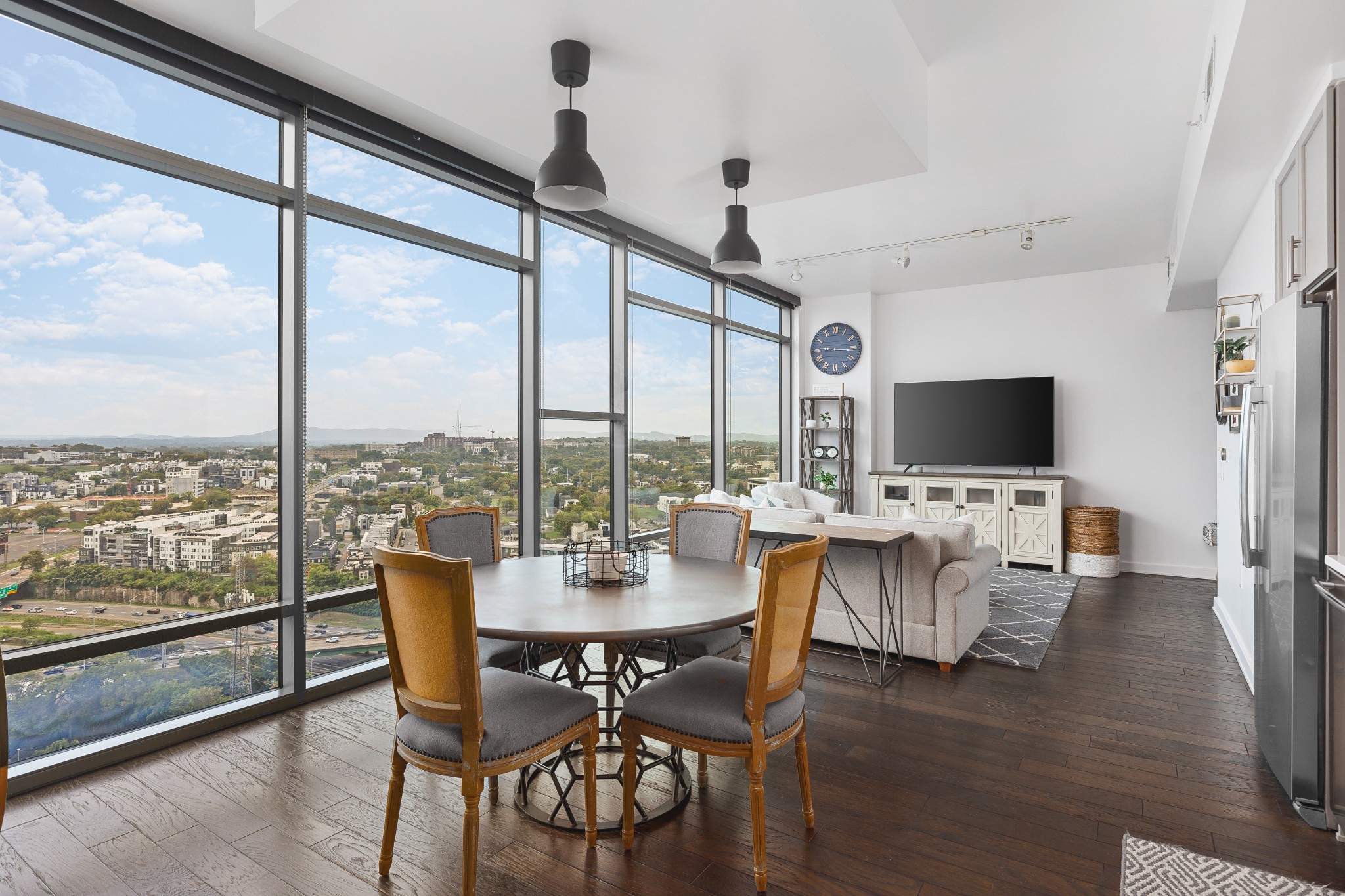 1212 Laurel St #2203