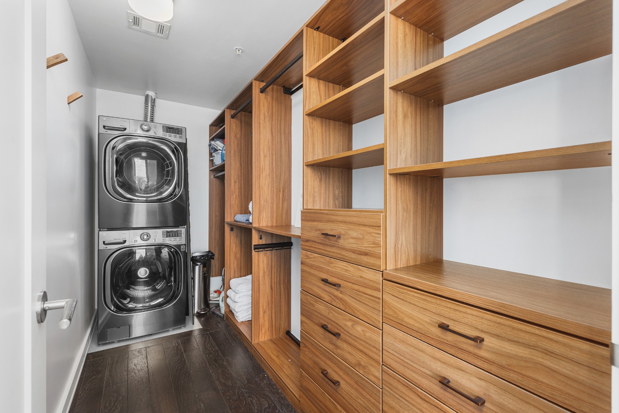 1212 Laurel St #2203