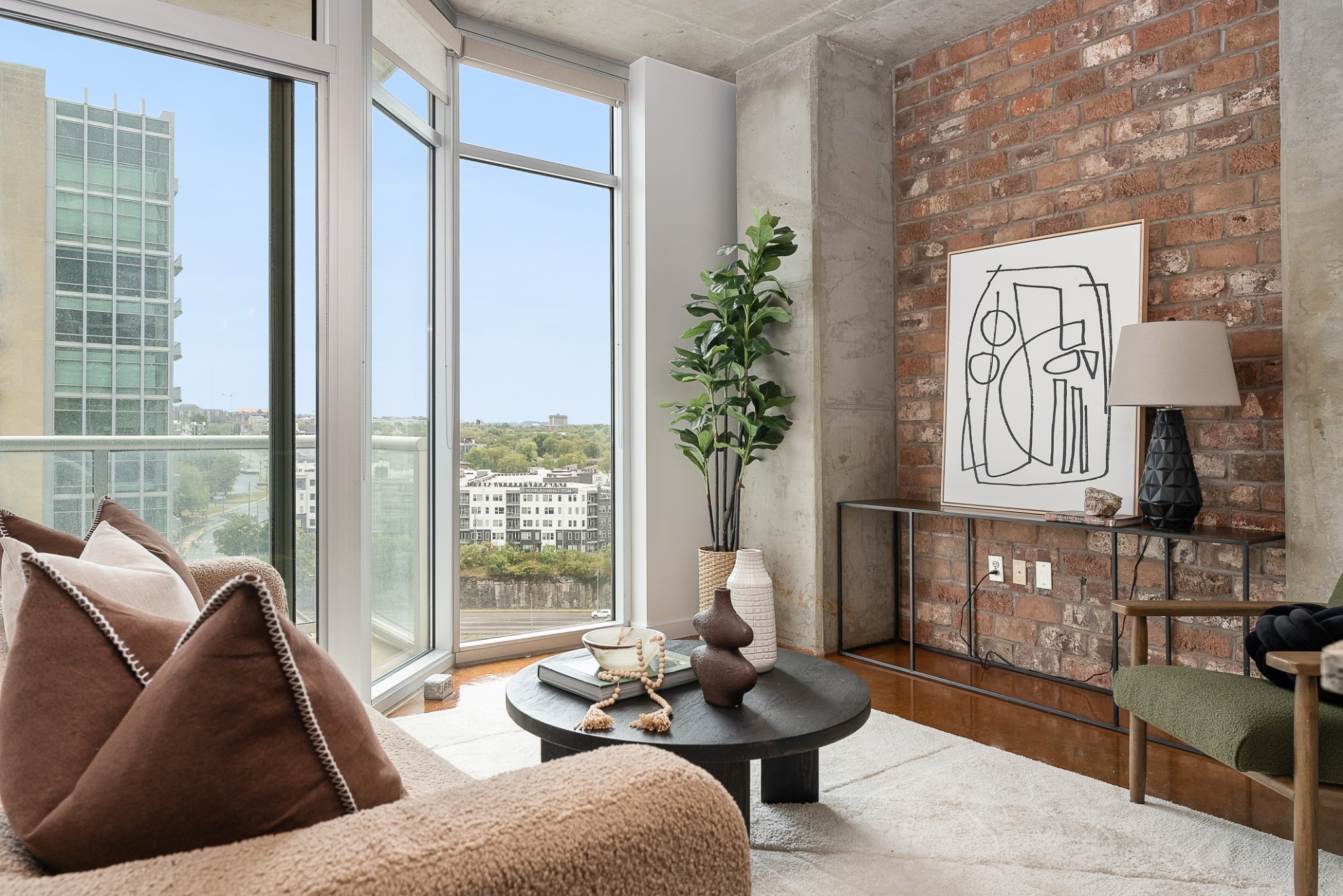 600 12th Ave, S Unit: 1502