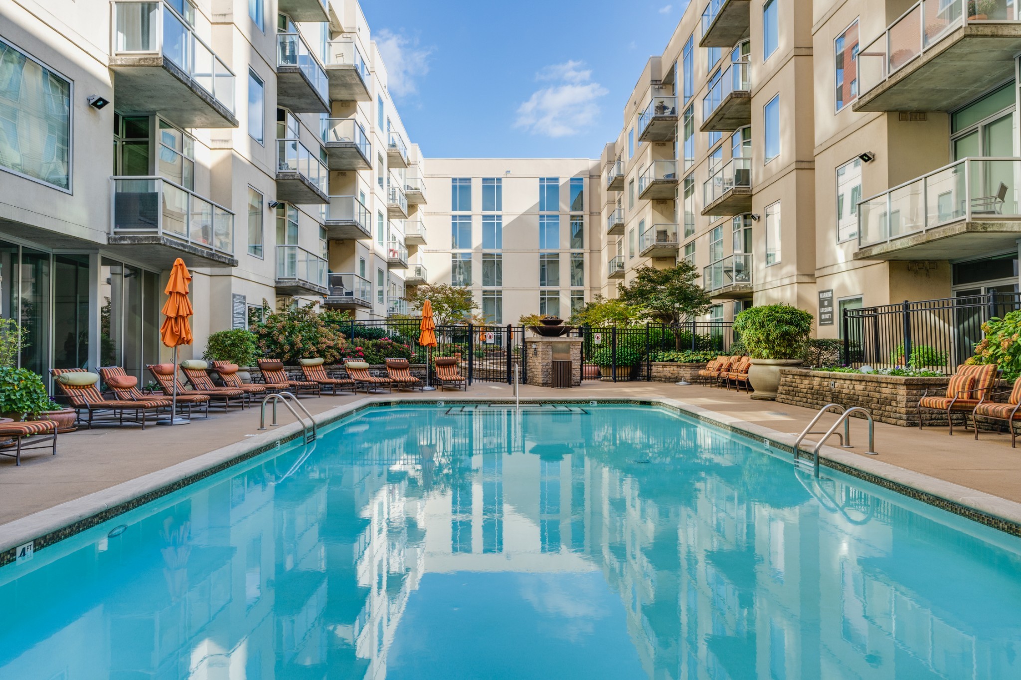 600 12th Ave, S Unit: 1502