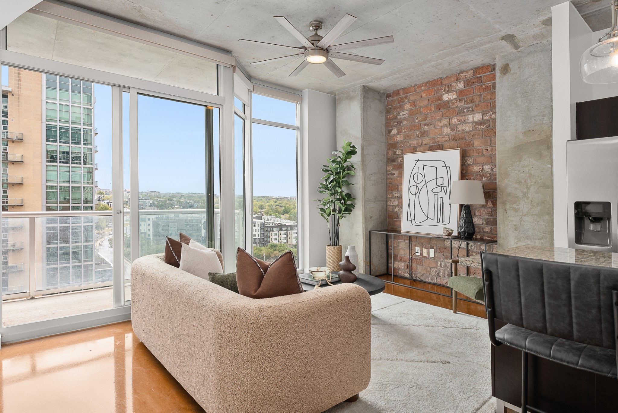 600 12th Ave, S Unit: 1502