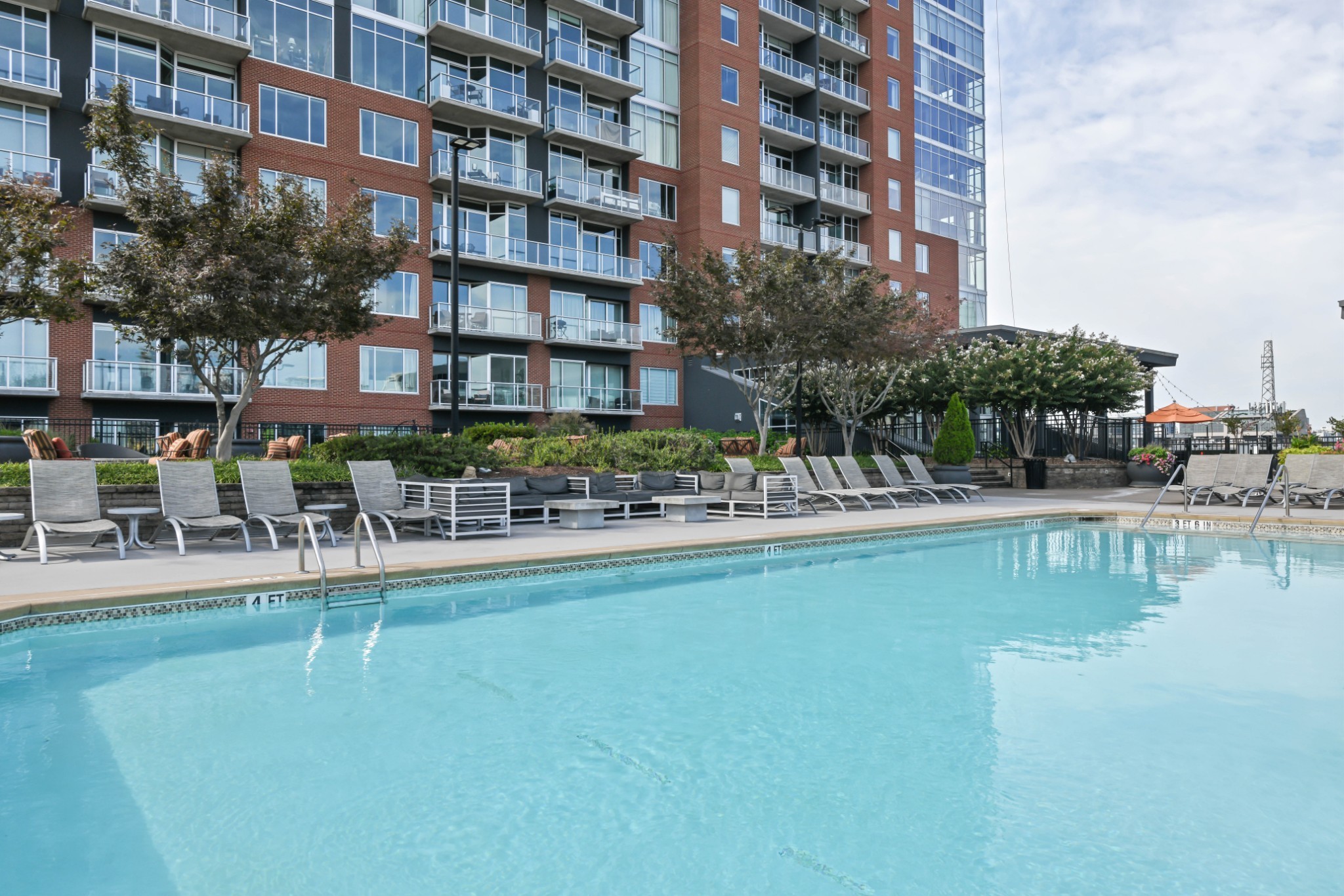 600 12th Ave, S Unit: 1502