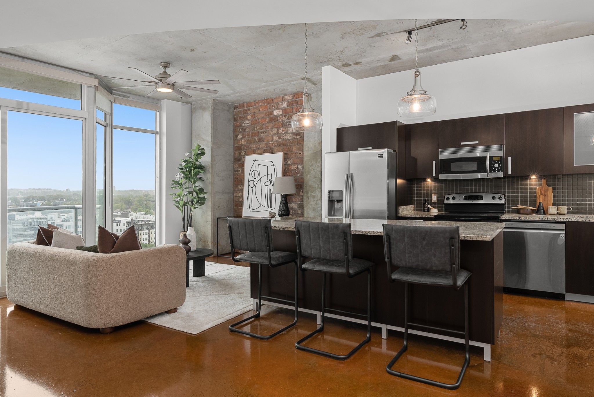 600 12th Ave, S Unit: 1502
