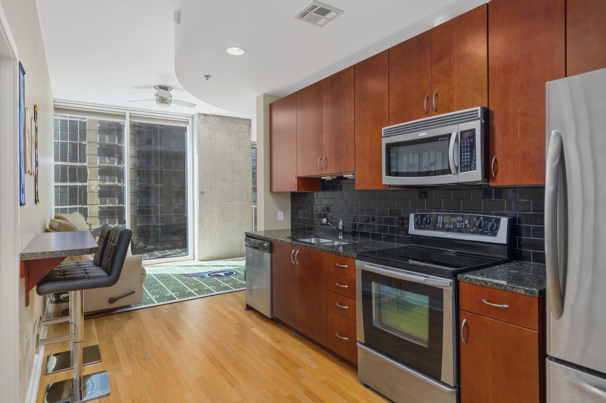 301 Demonbreun St Unit: 921
