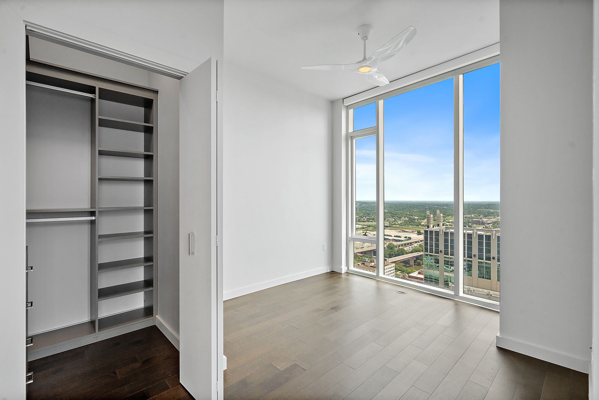 515 Church St Unit: 3606