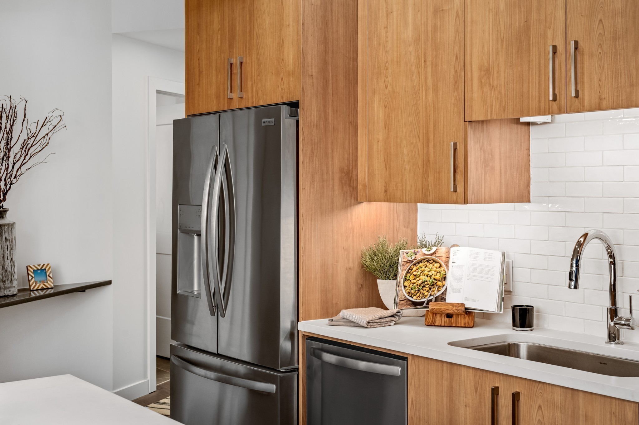 1212 Demonbreun St Unit: 1615