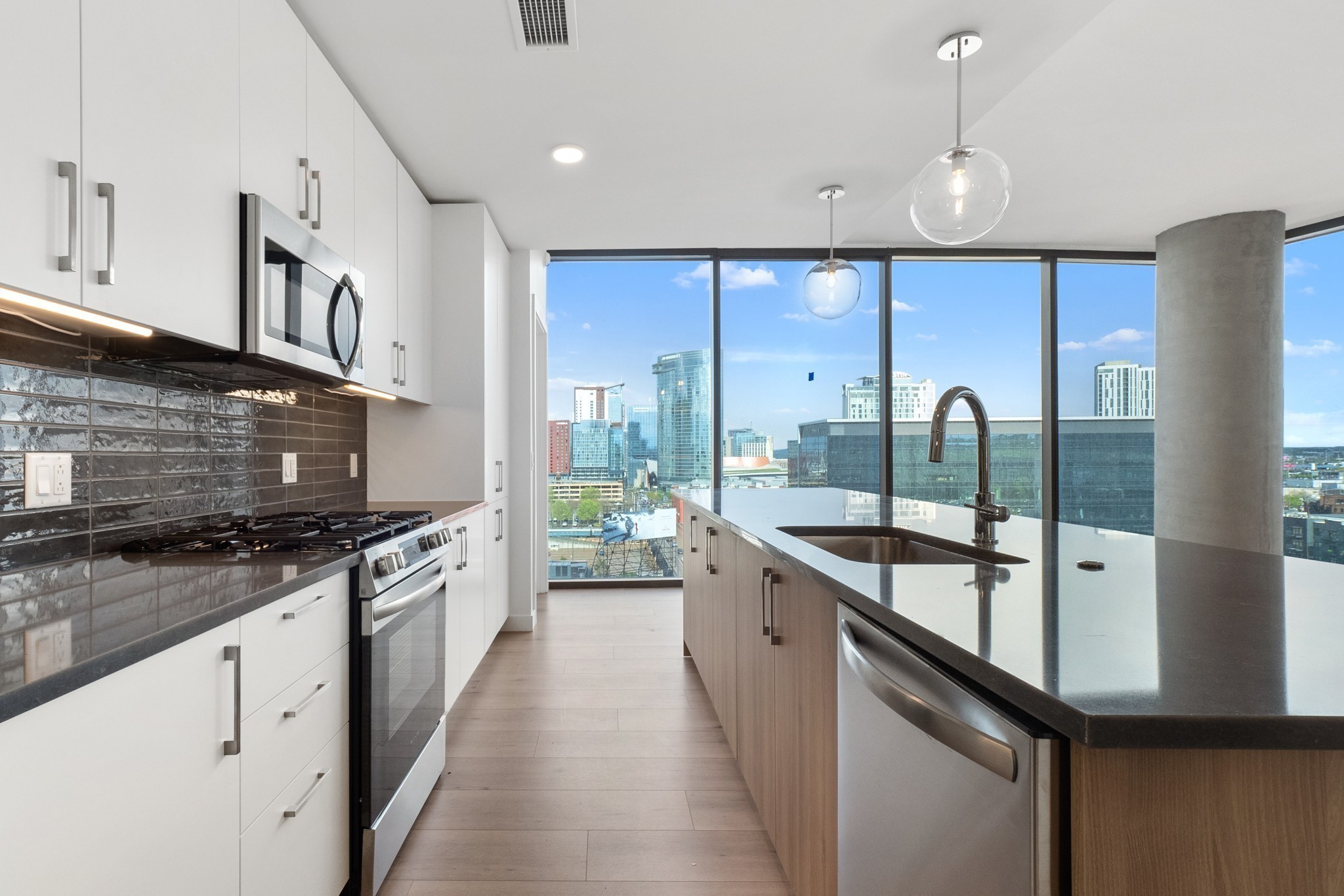 1212 Demonbreun St Unit: 1615