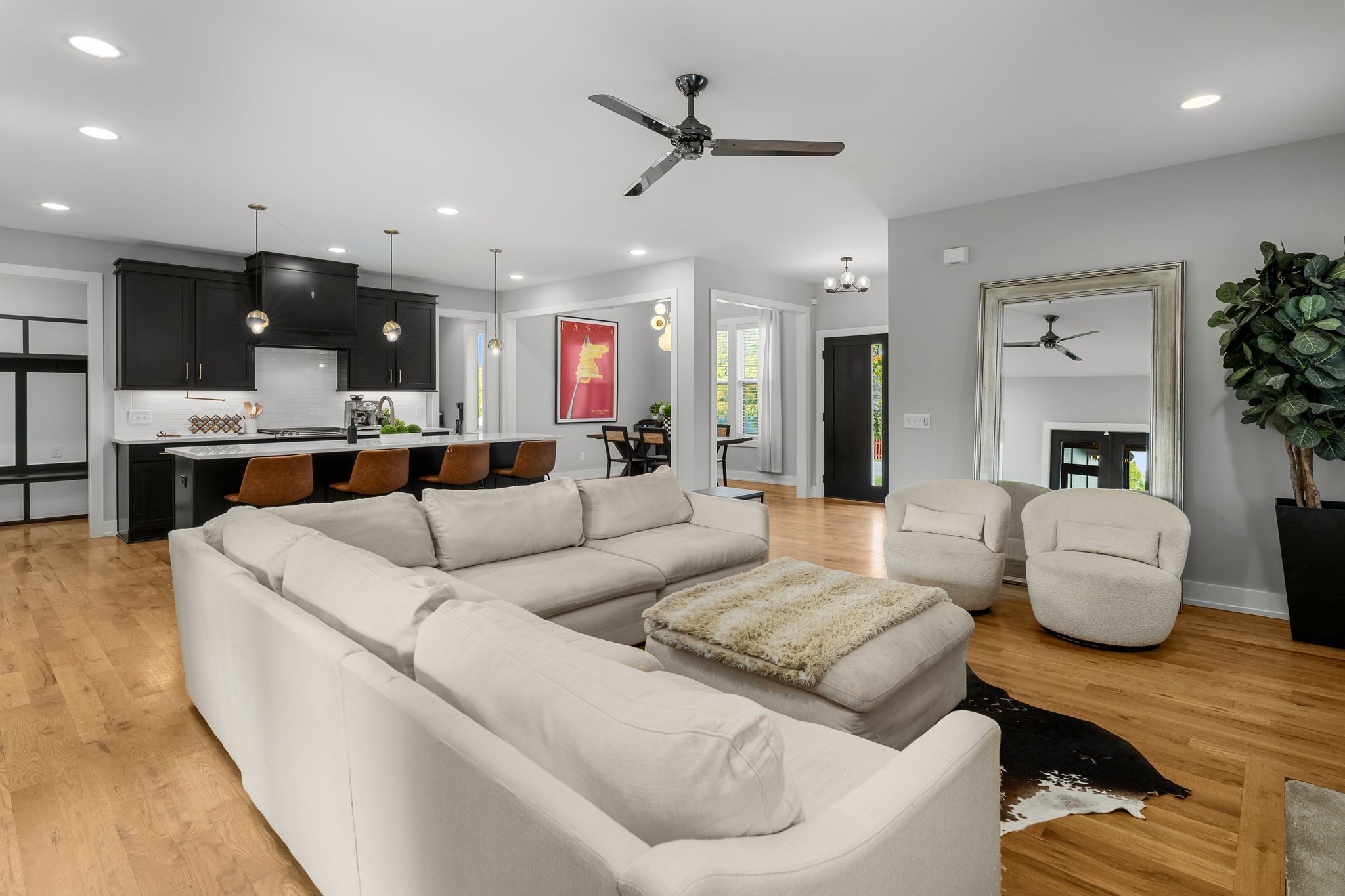 2000 Rosemary Ln