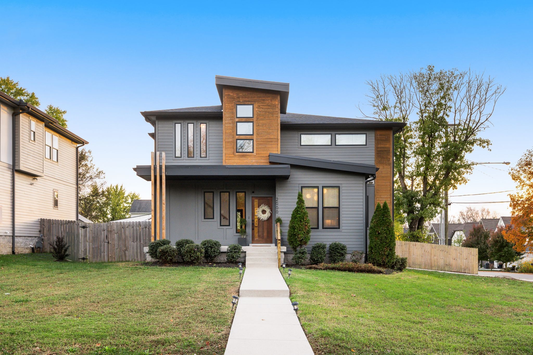 2000 Rosemary Ln