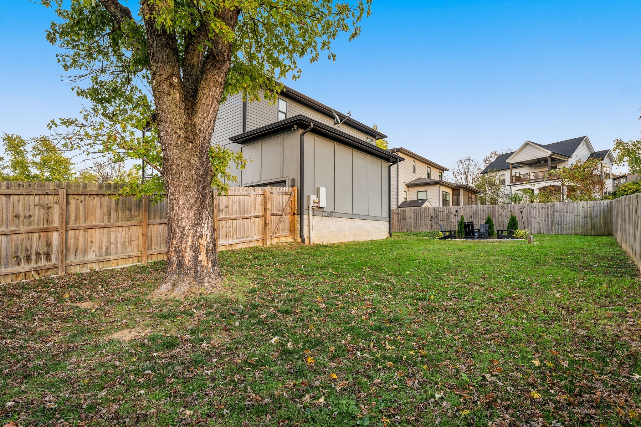 2000 Rosemary Ln