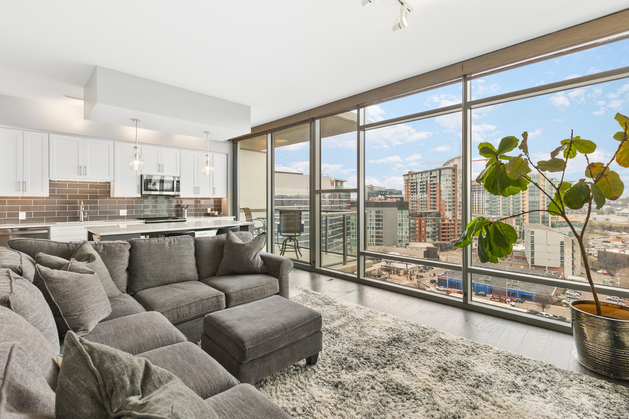 1212 Laurel St Unit: 1109