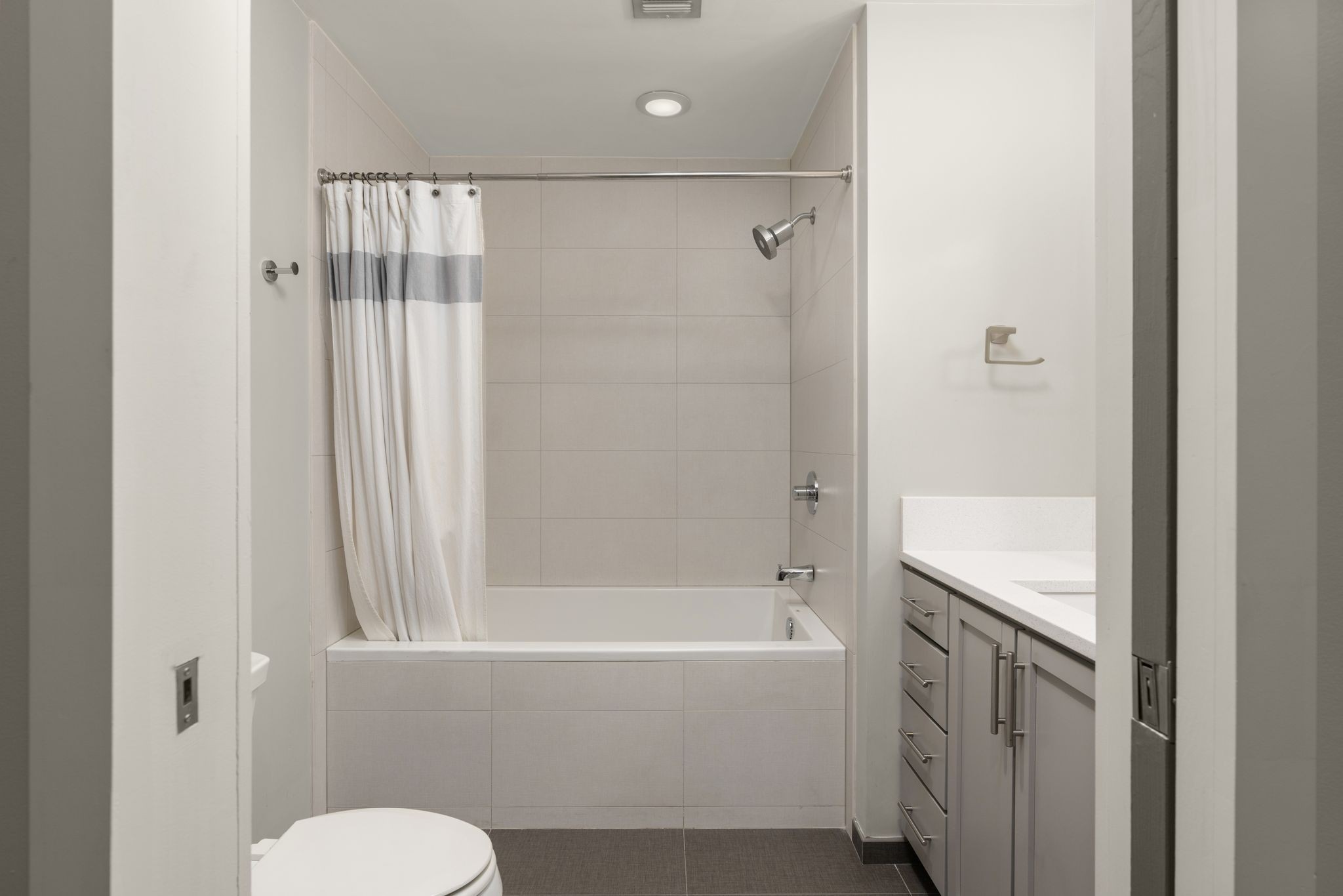 1212 Laurel St Unit: 1911