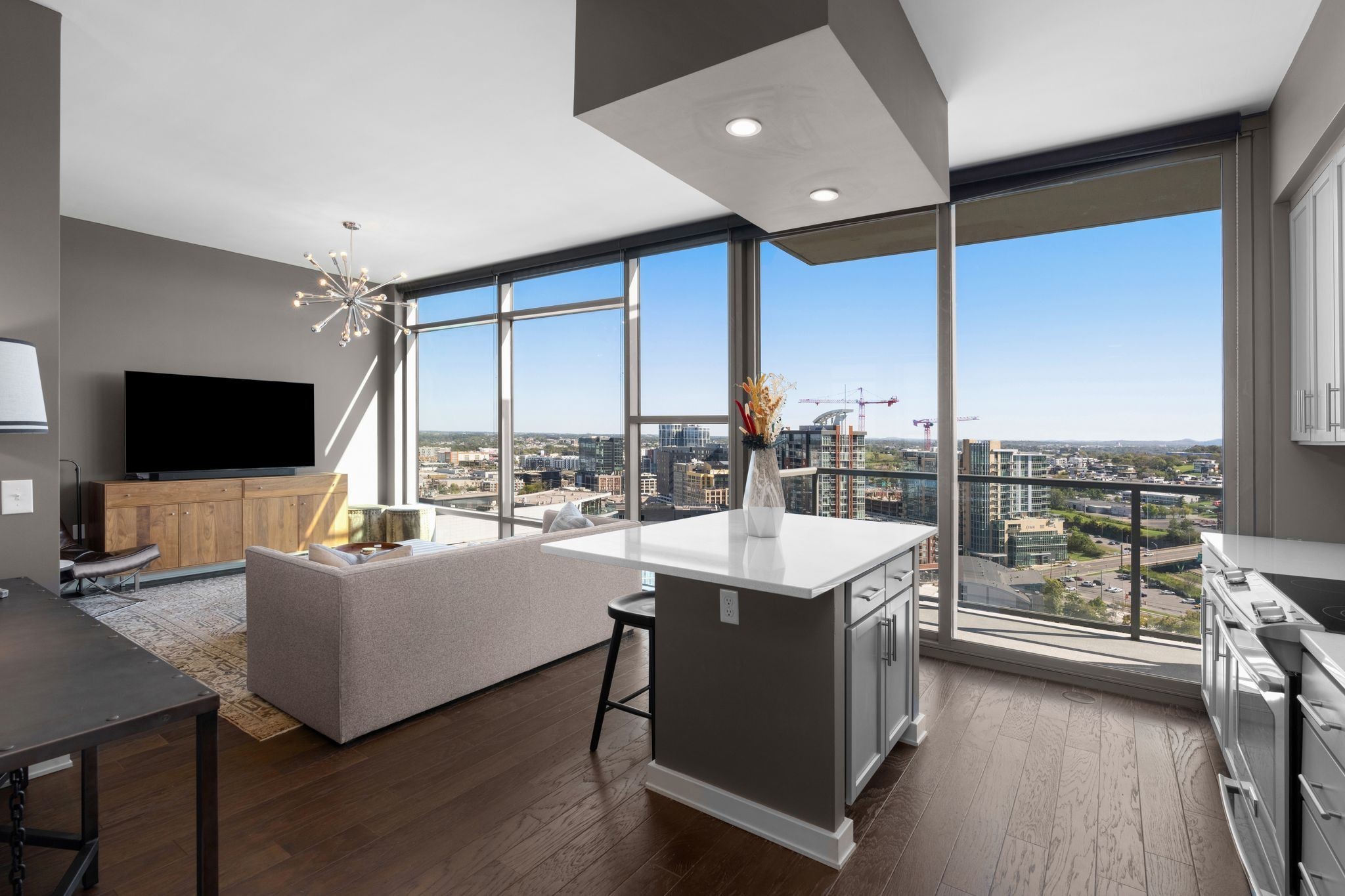 1212 Laurel St Unit: 1911