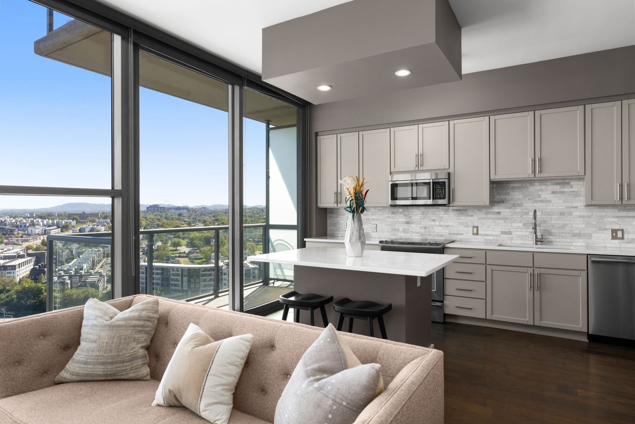 1212 Laurel St Unit: 1911