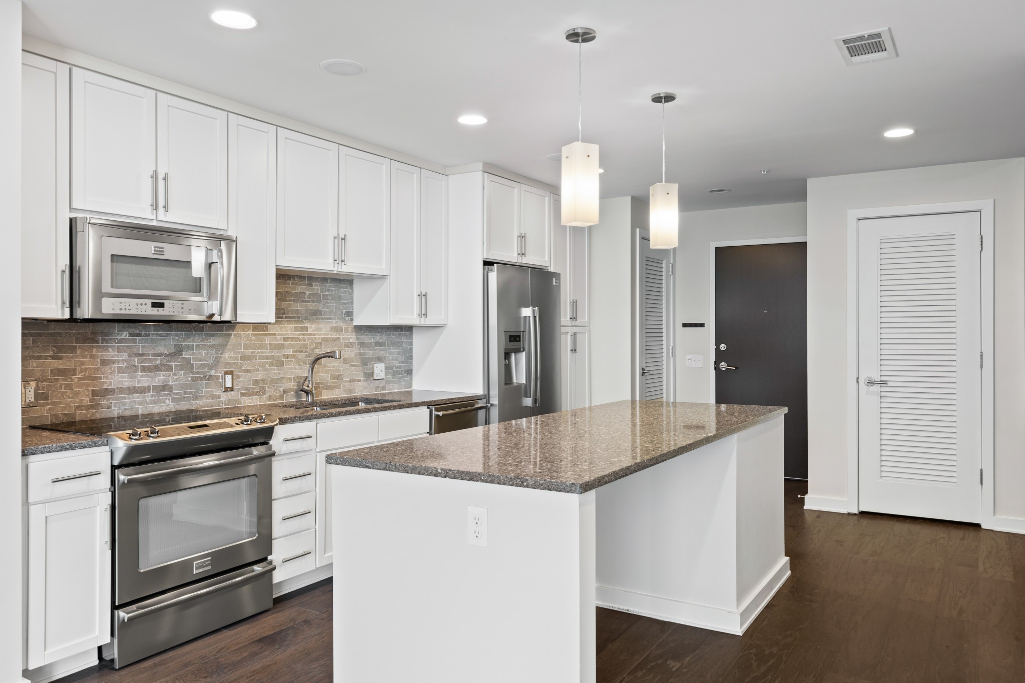 1212 Laurel St Unit: 1214