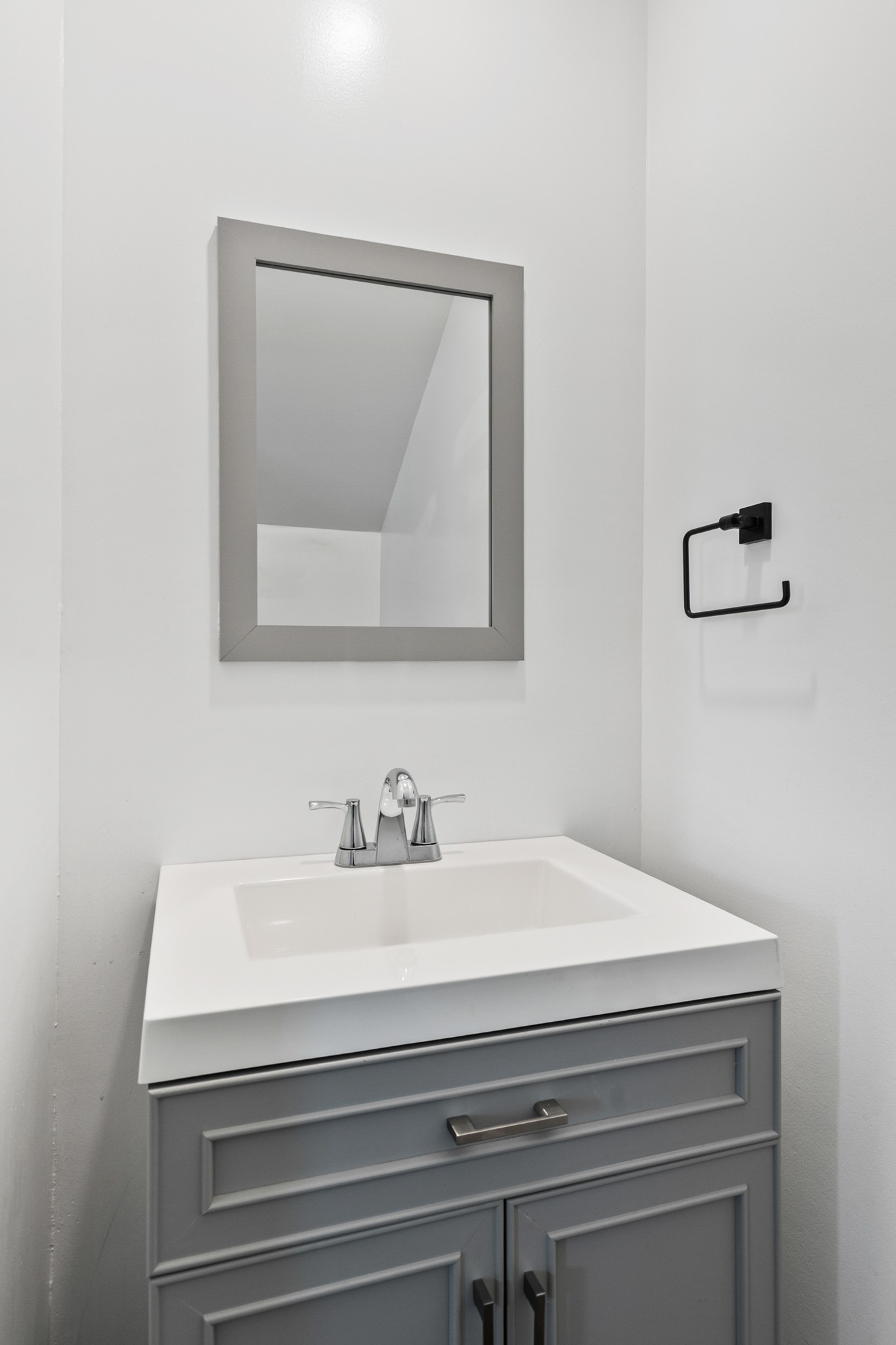 617 Moore Ave Unit: A