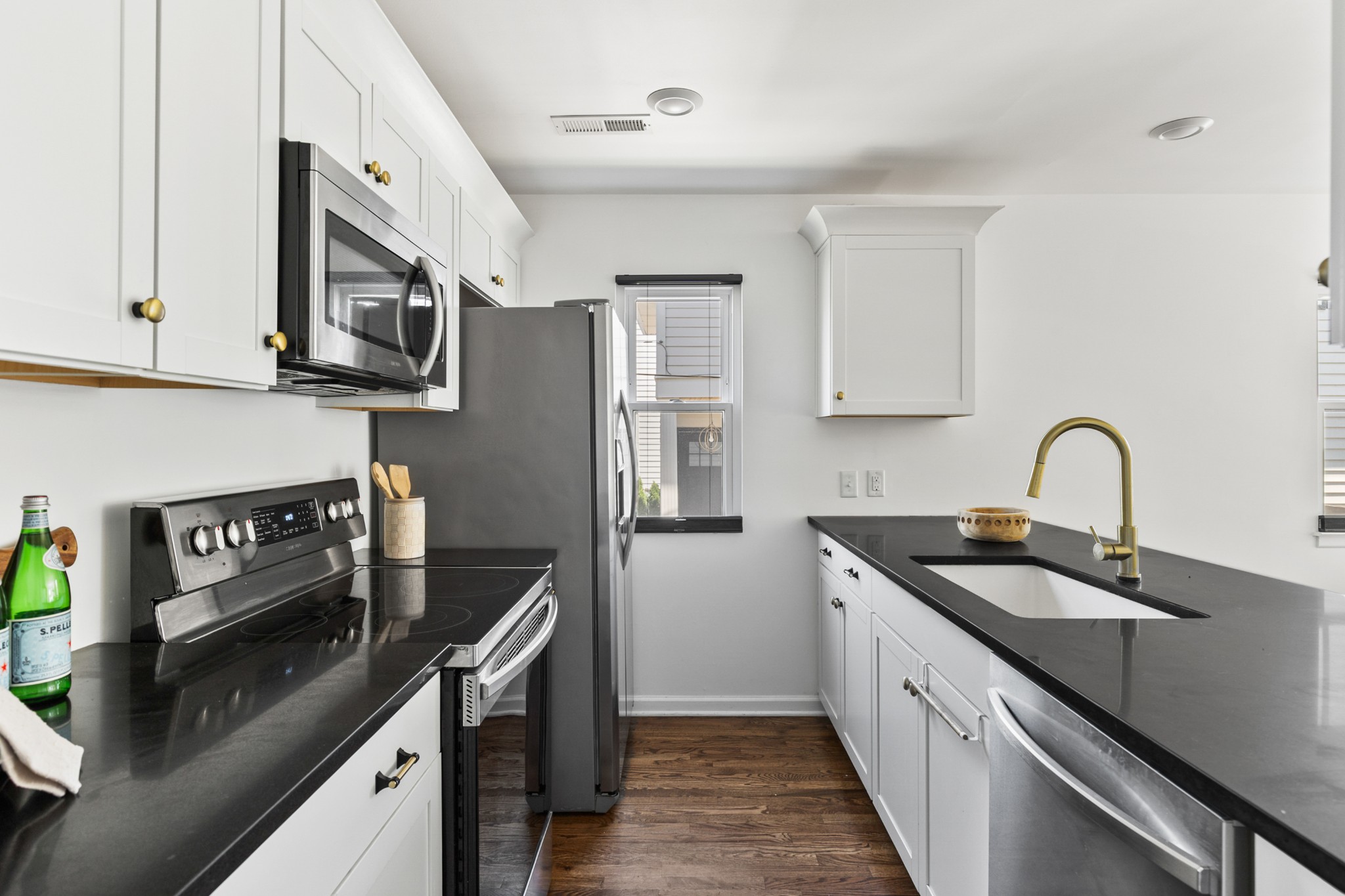 617 Moore Ave Unit: A