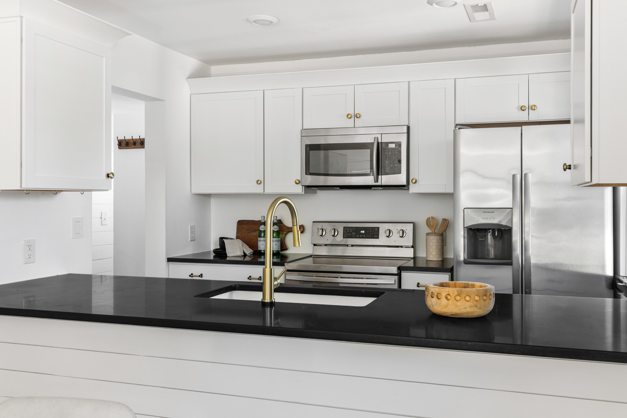 617 Moore Ave Unit: A