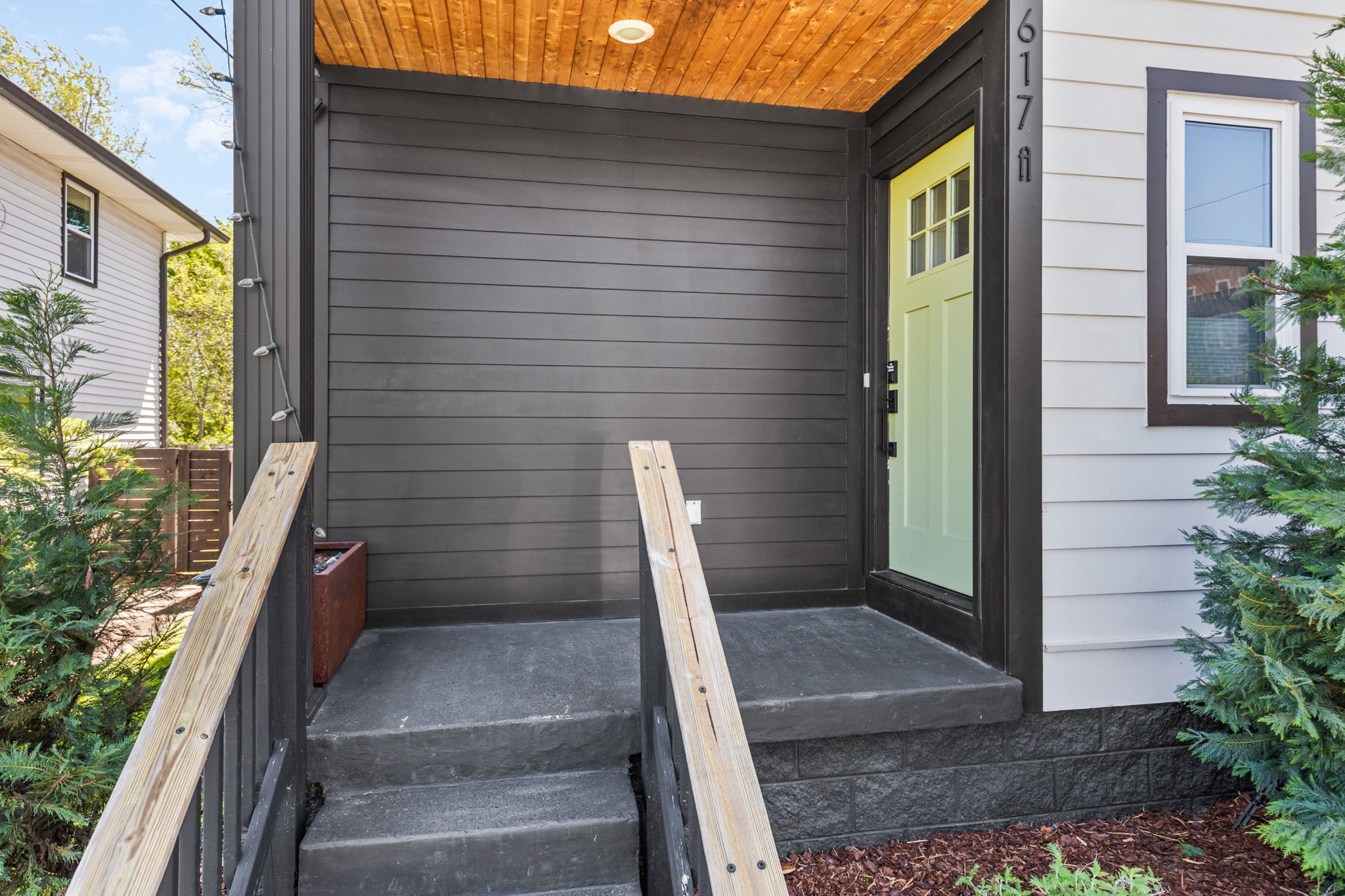 617 Moore Ave Unit: A