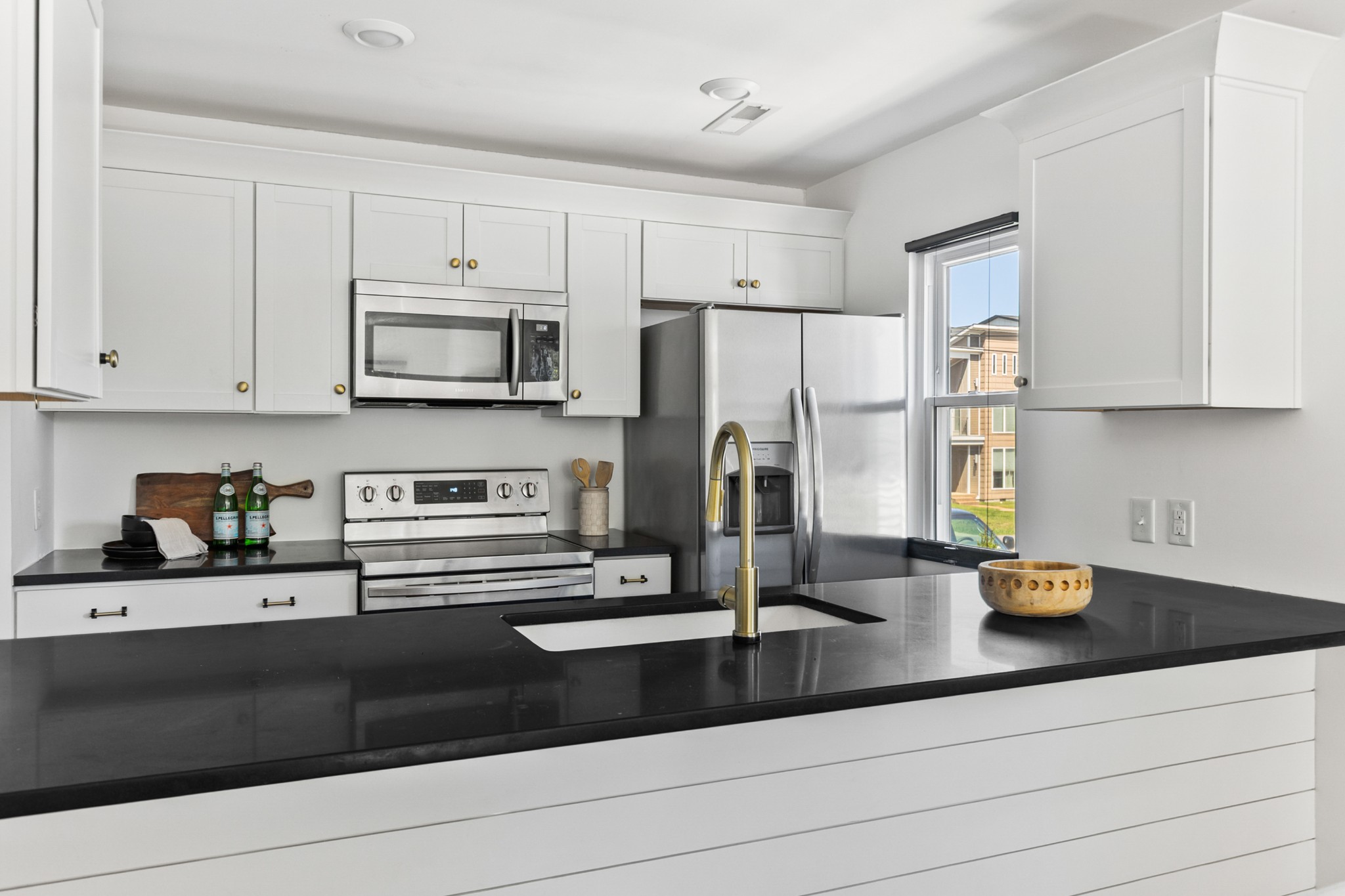 617 Moore Ave Unit: A