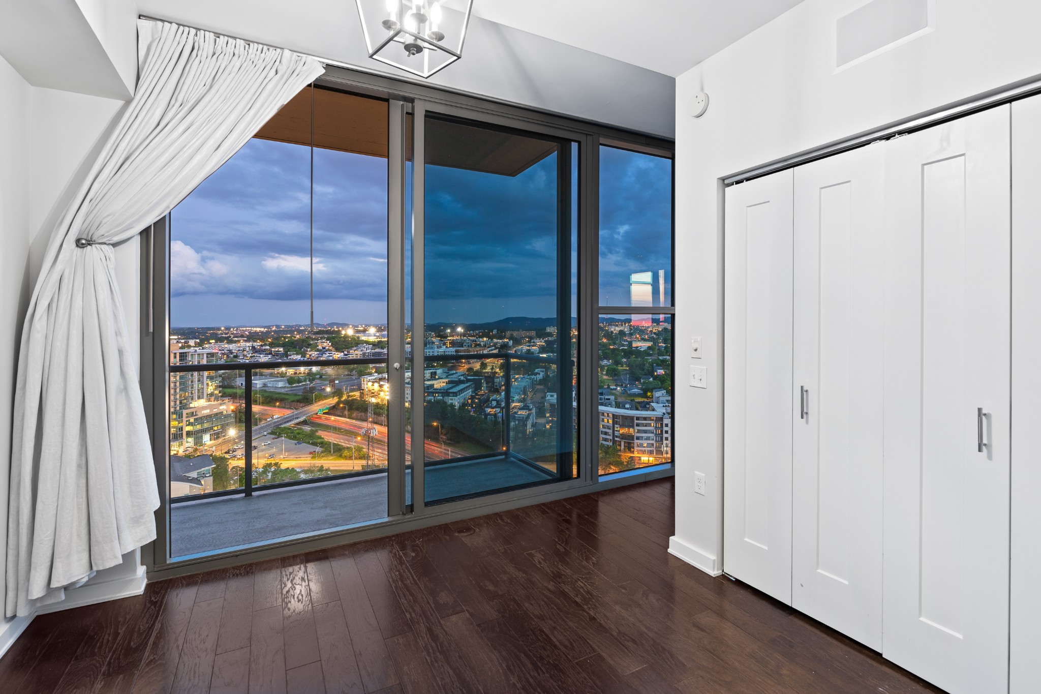 1212 Laurel St Unit: 2213