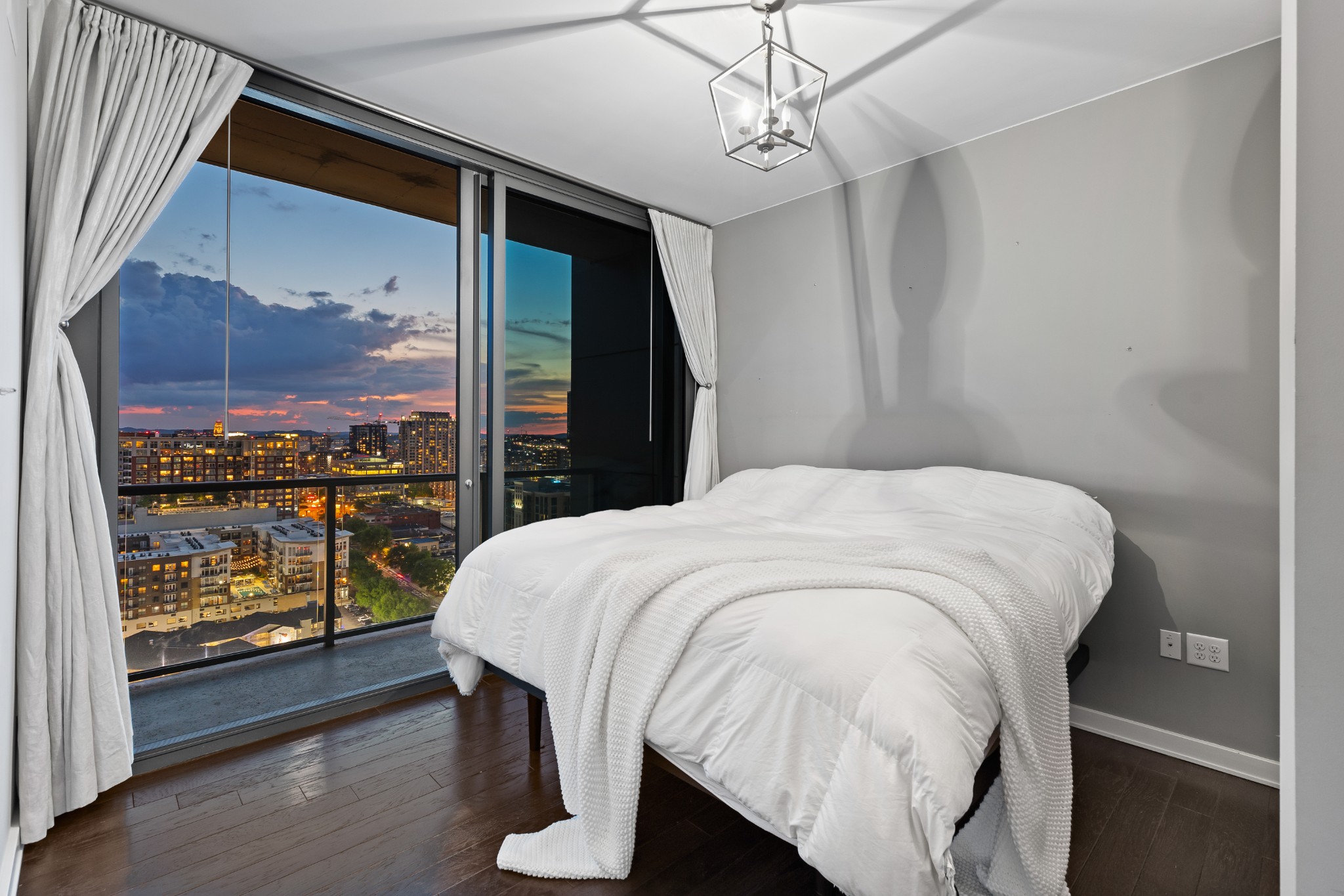 1212 Laurel St Unit: 2213