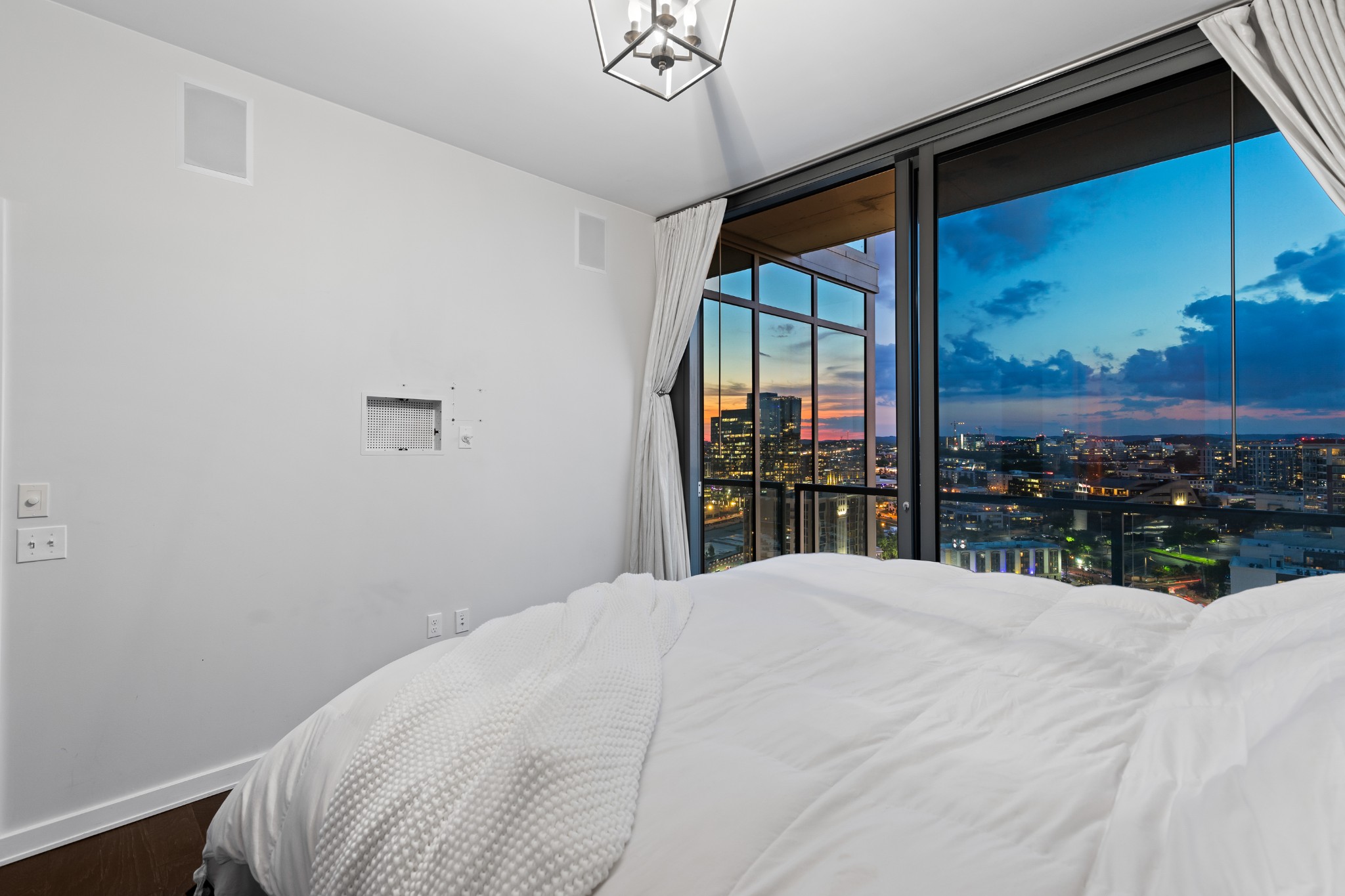 1212 Laurel St Unit: 2213