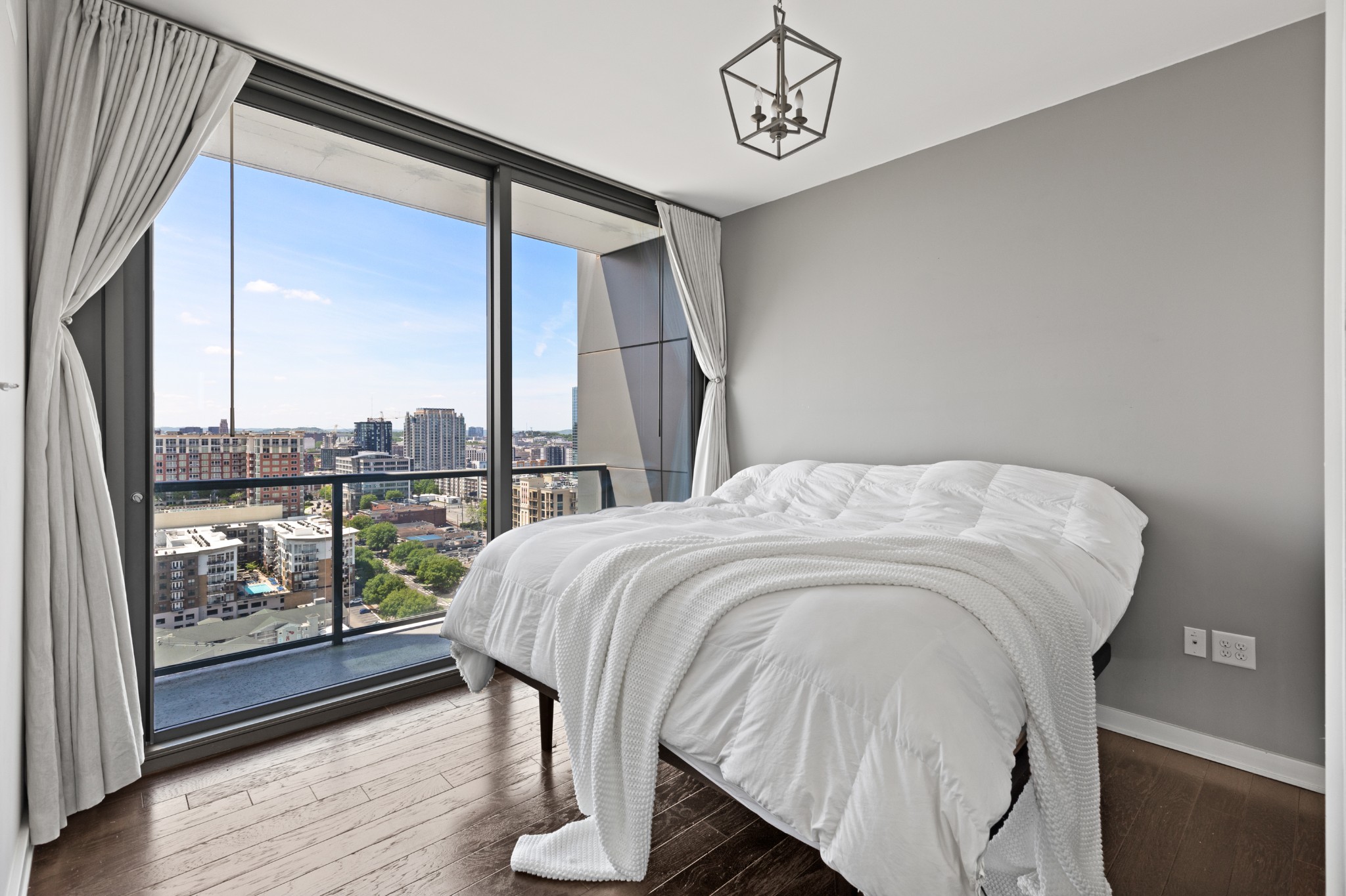 1212 Laurel St Unit: 2213