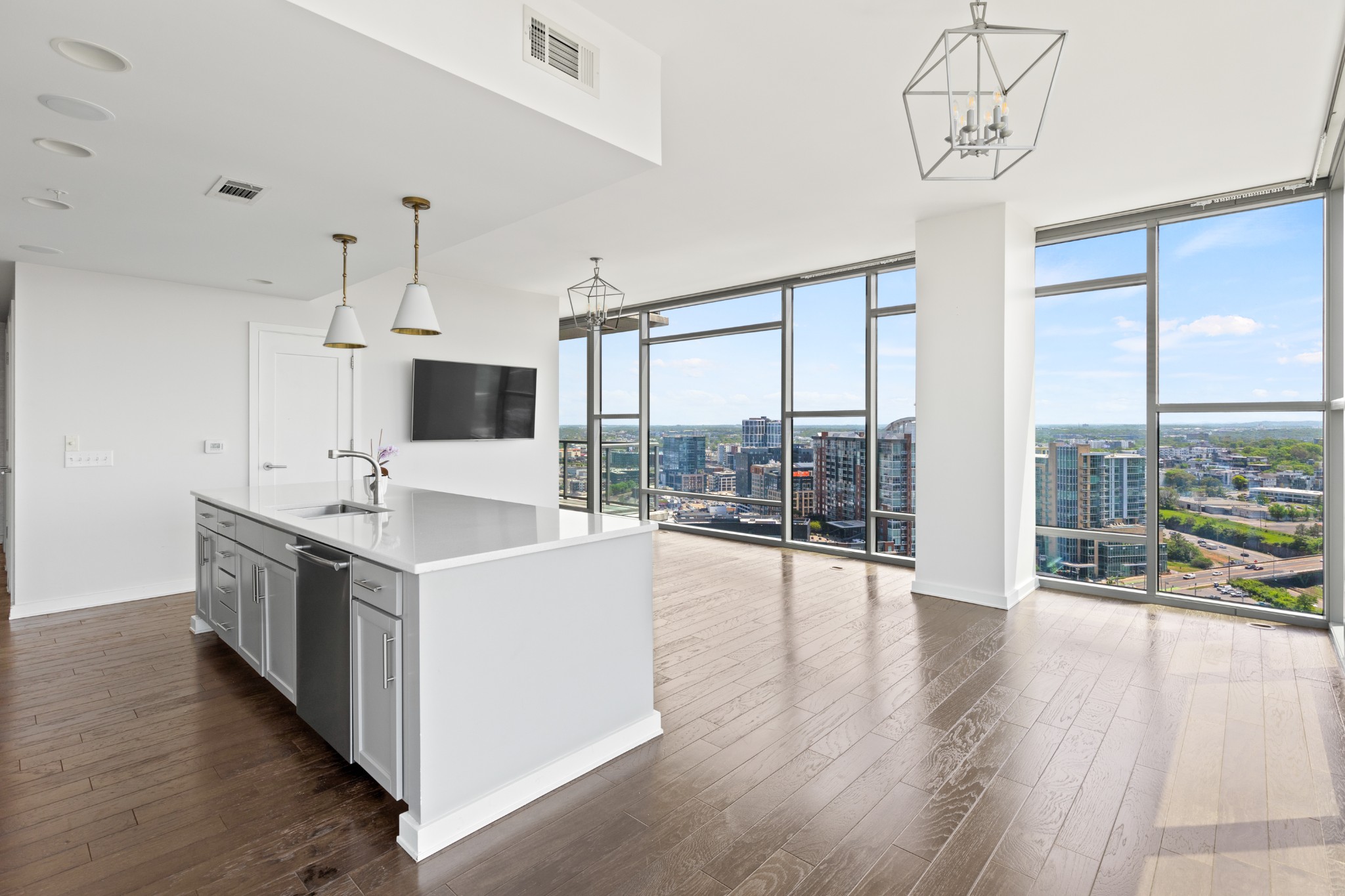 1212 Laurel St Unit: 2213