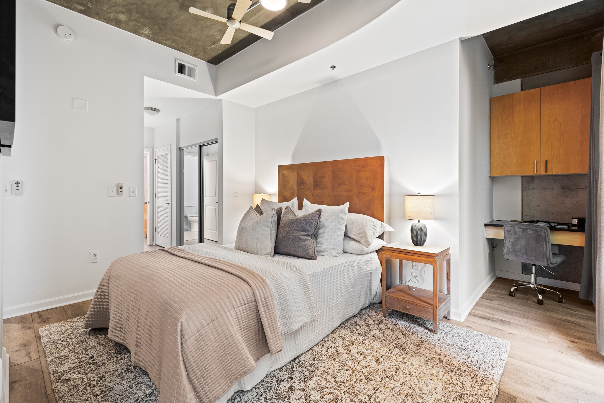 415 Church St Unit: 1009
