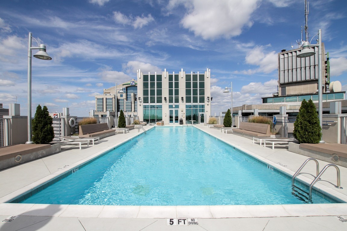 415 Church St Unit: 1009