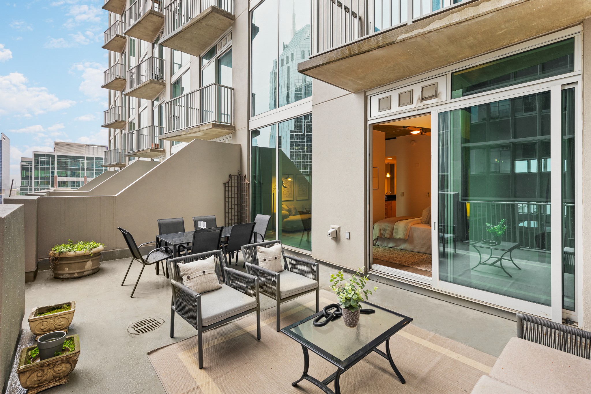 415 Church St Unit: 1009