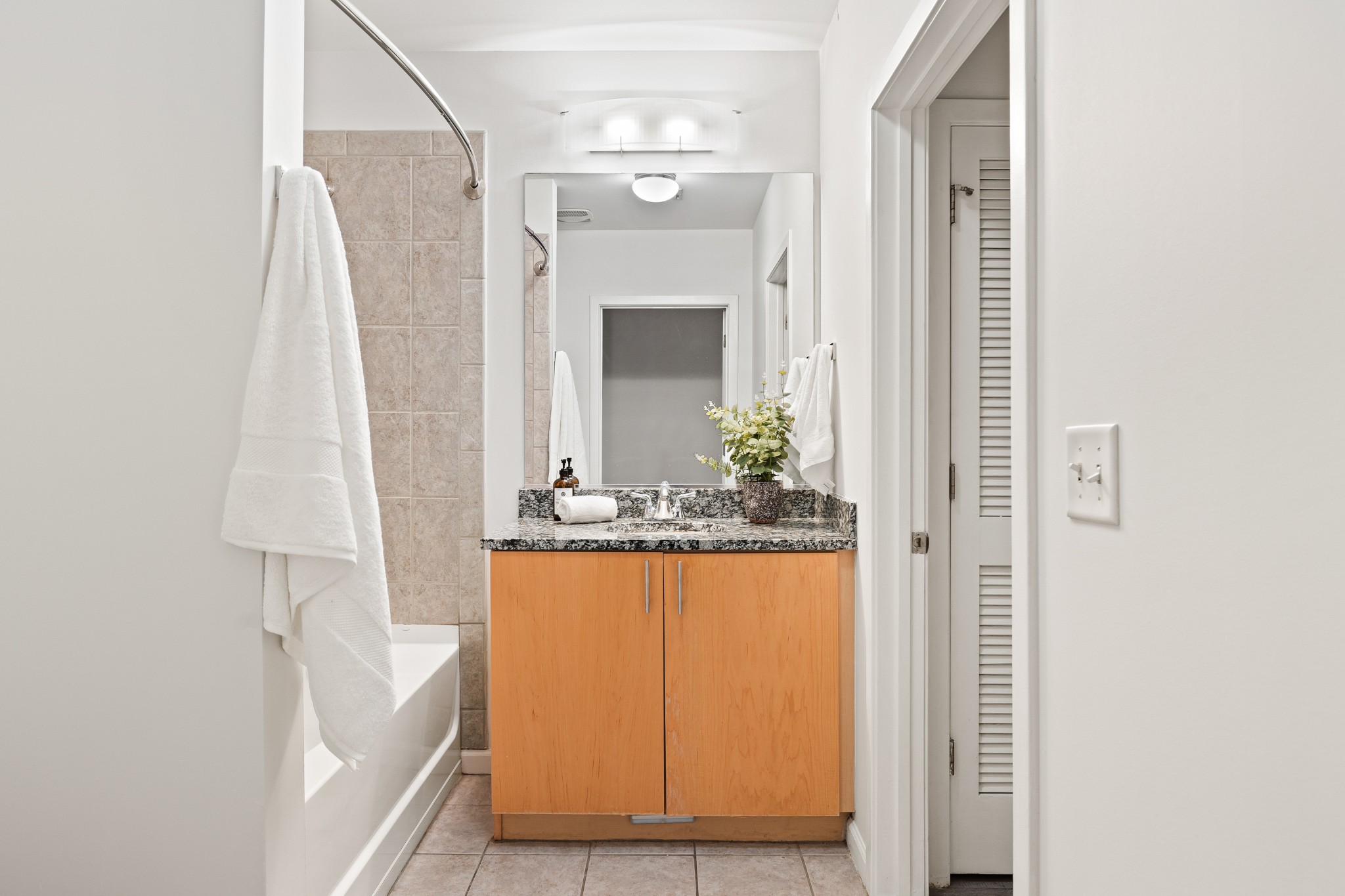 415 Church St Unit: 1009