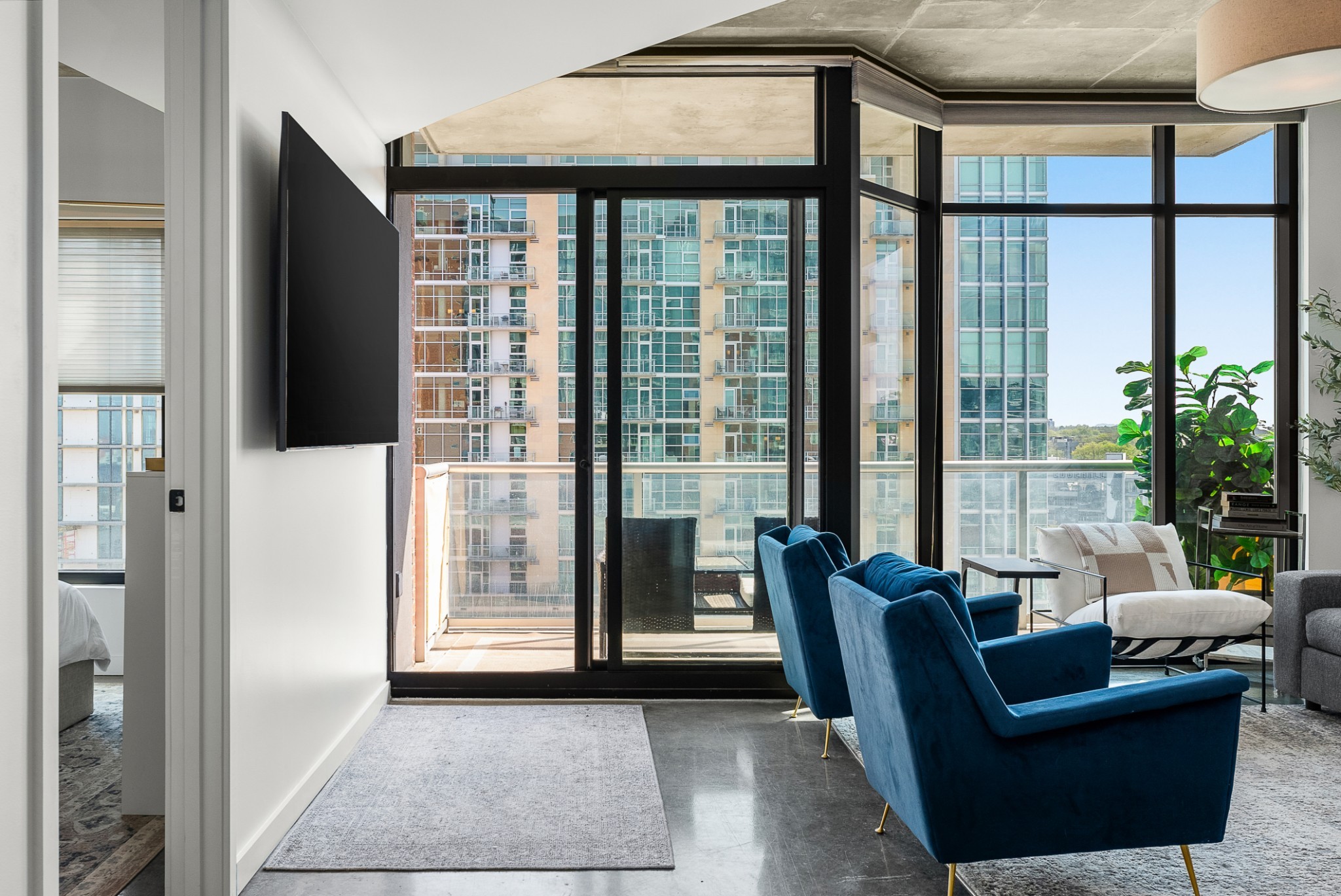 600 12th Ave, S Unit: 1208