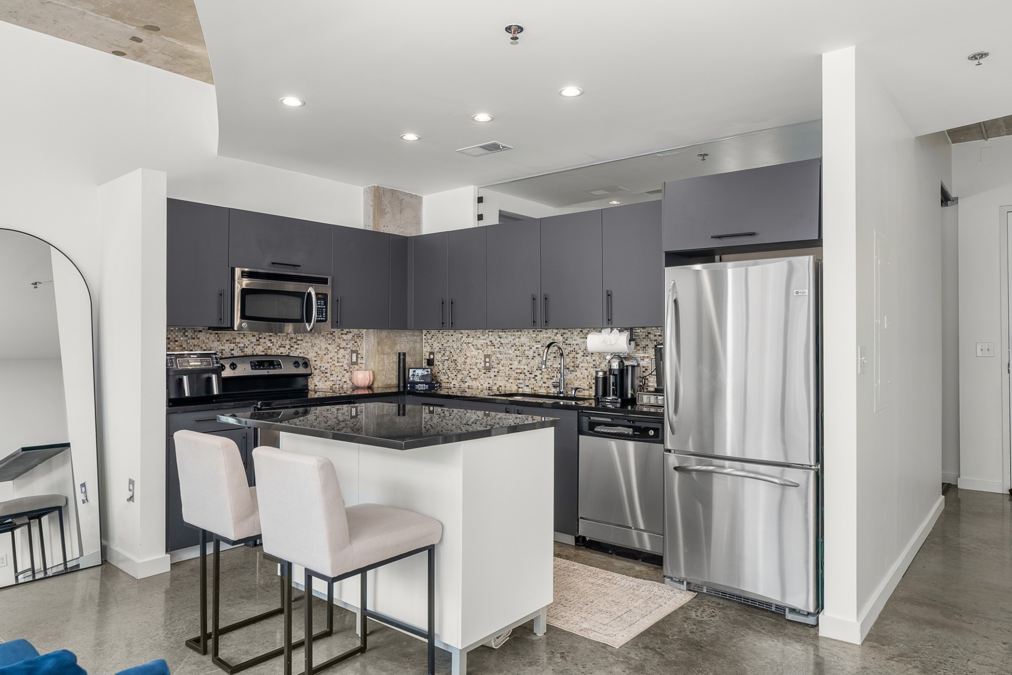 600 12th Ave, S Unit: 1208