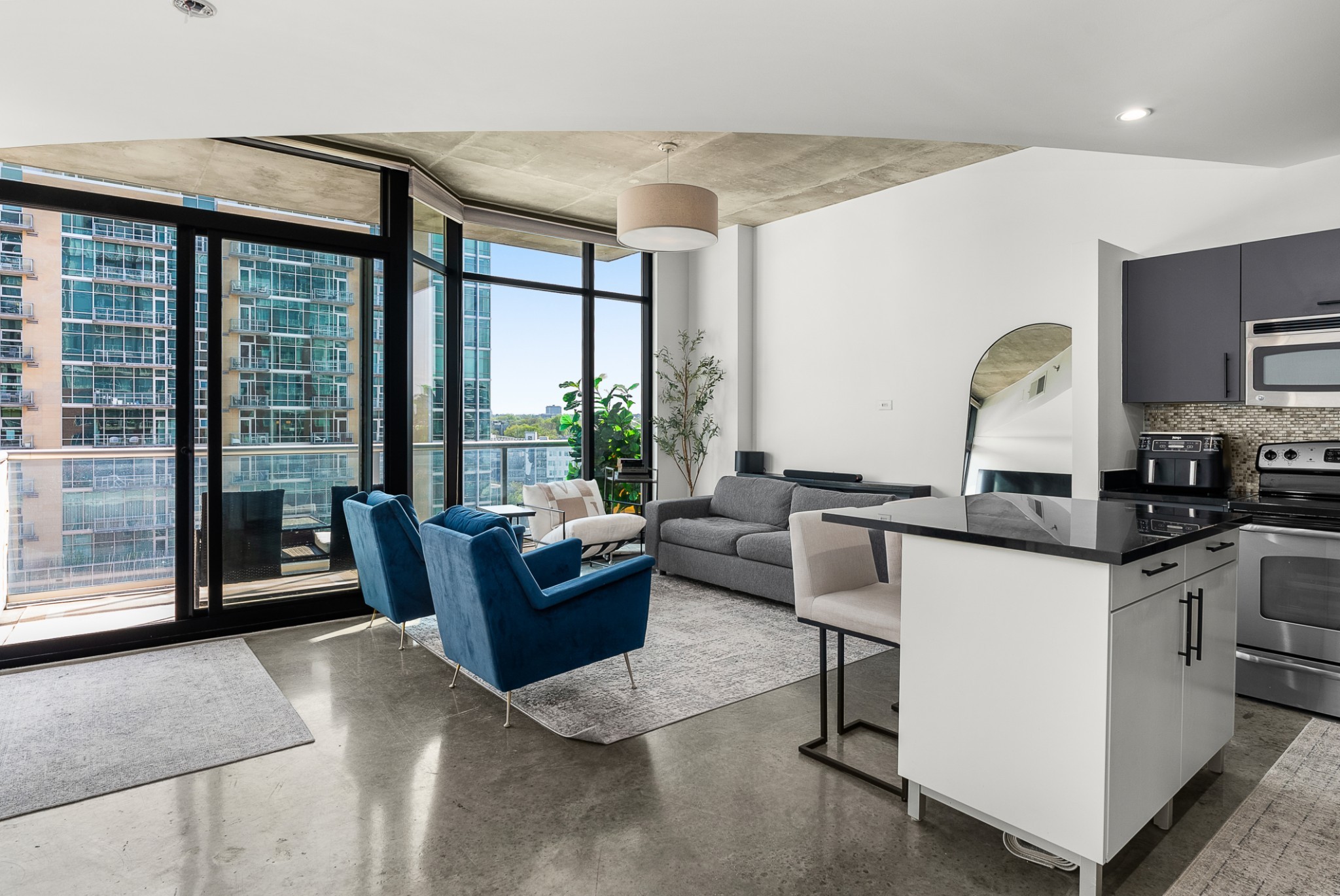 600 12th Ave, S Unit: 1208