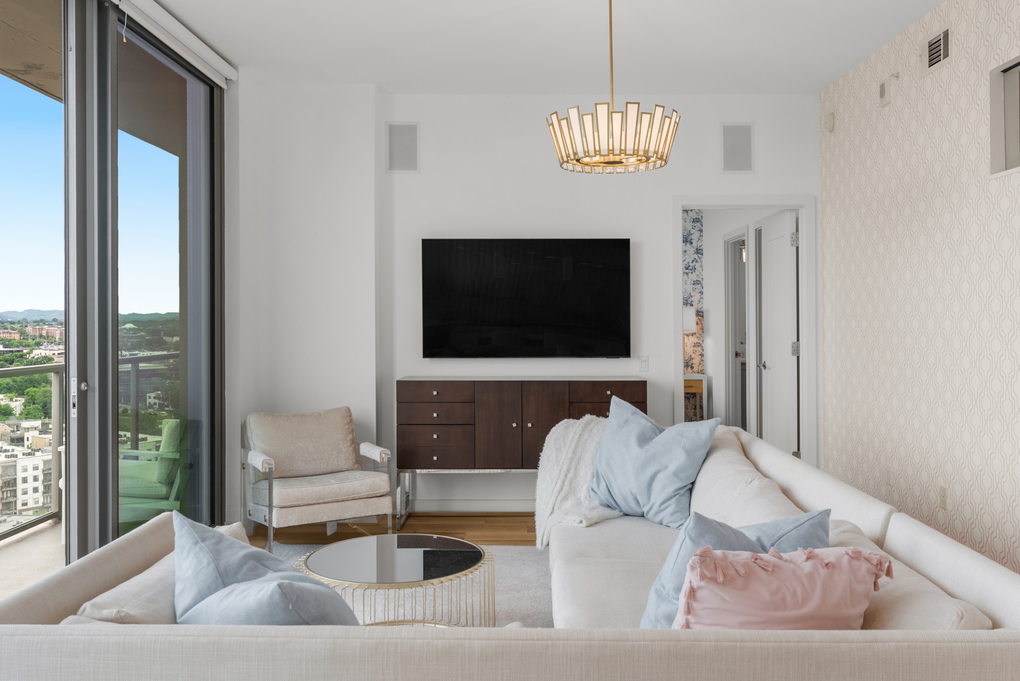 1212 Laurel St Unit: 2005