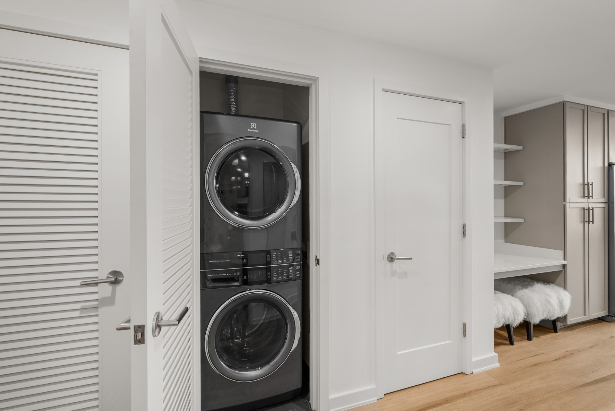 1212 Laurel St Unit: 2005