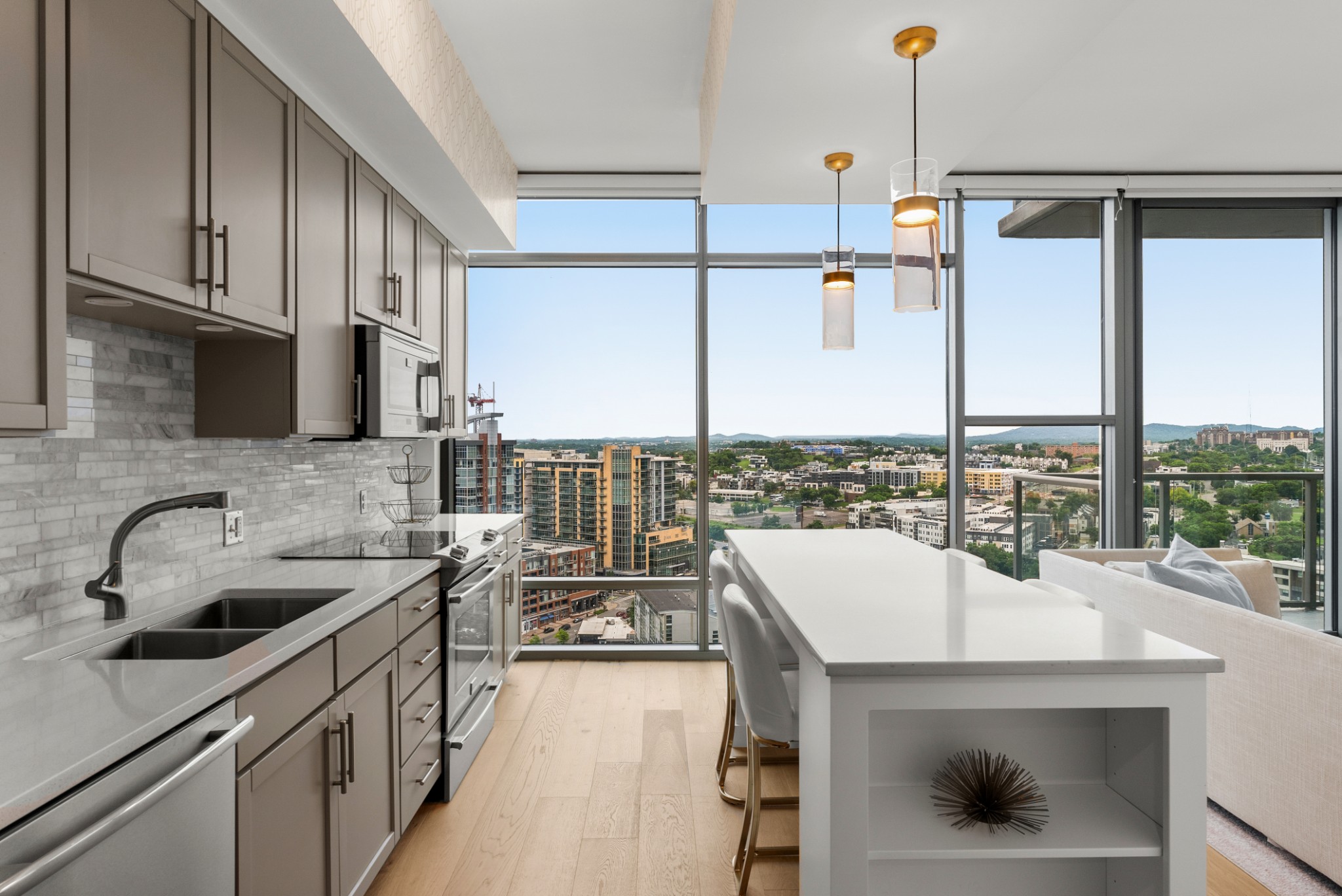 1212 Laurel St Unit: 2005