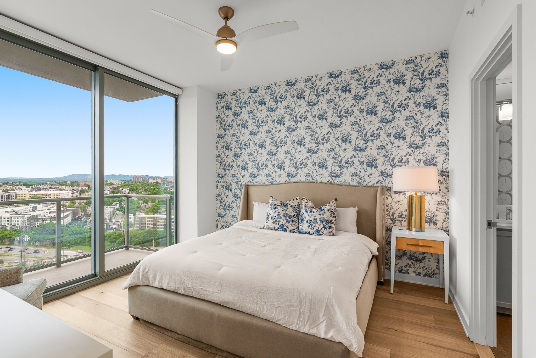 1212 Laurel St Unit: 2005