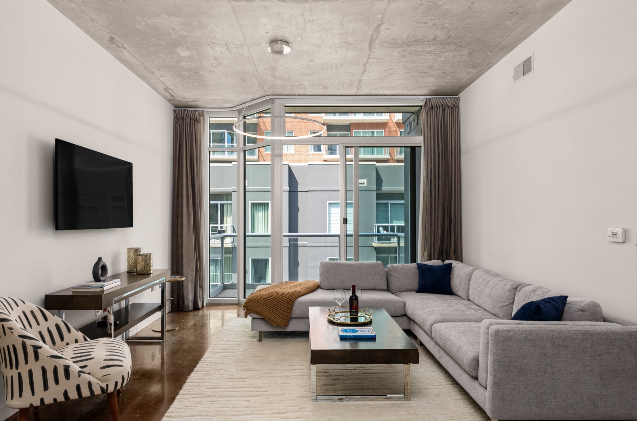 600 12th Ave, S Unit: 817