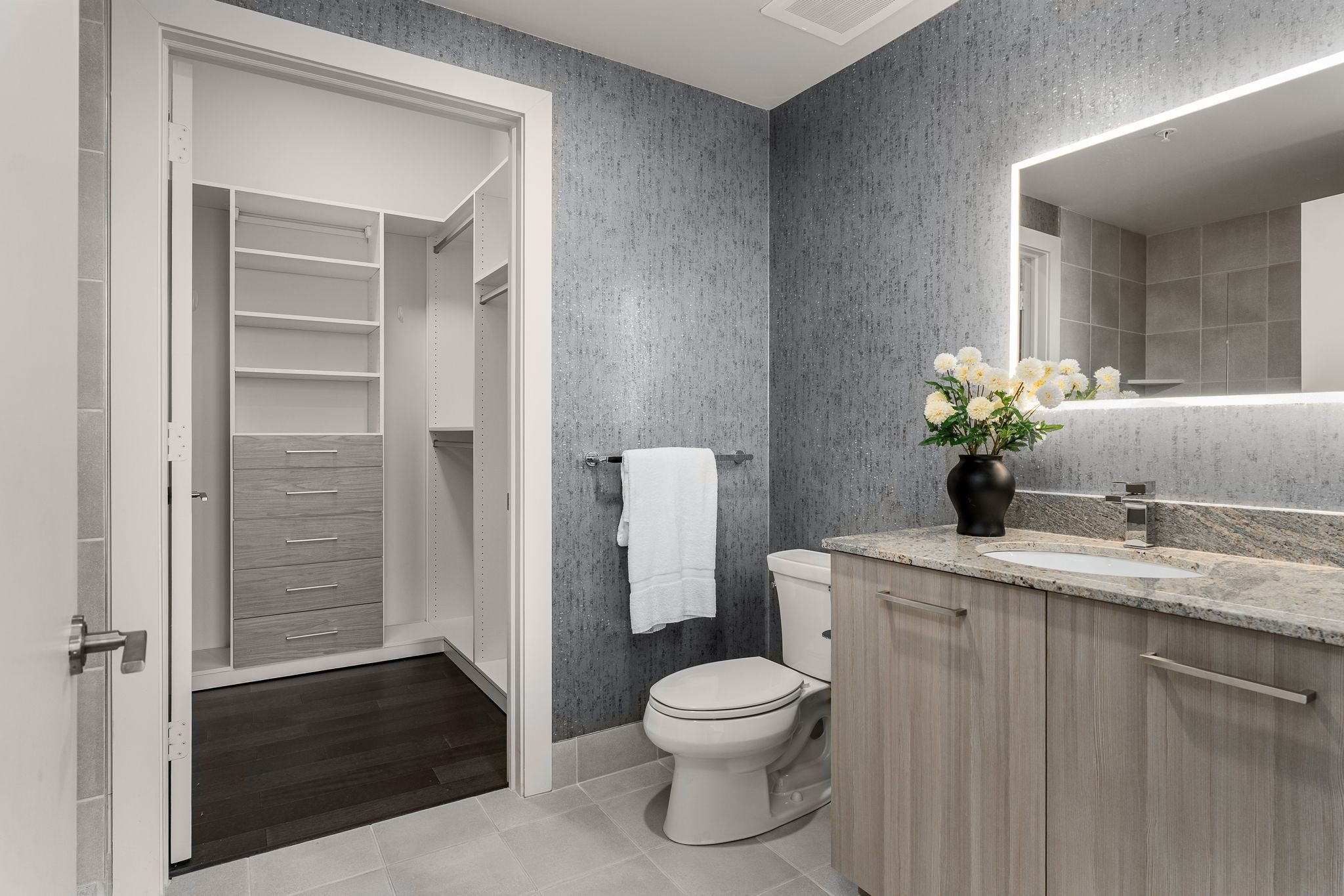 515 Church St Unit: 3208