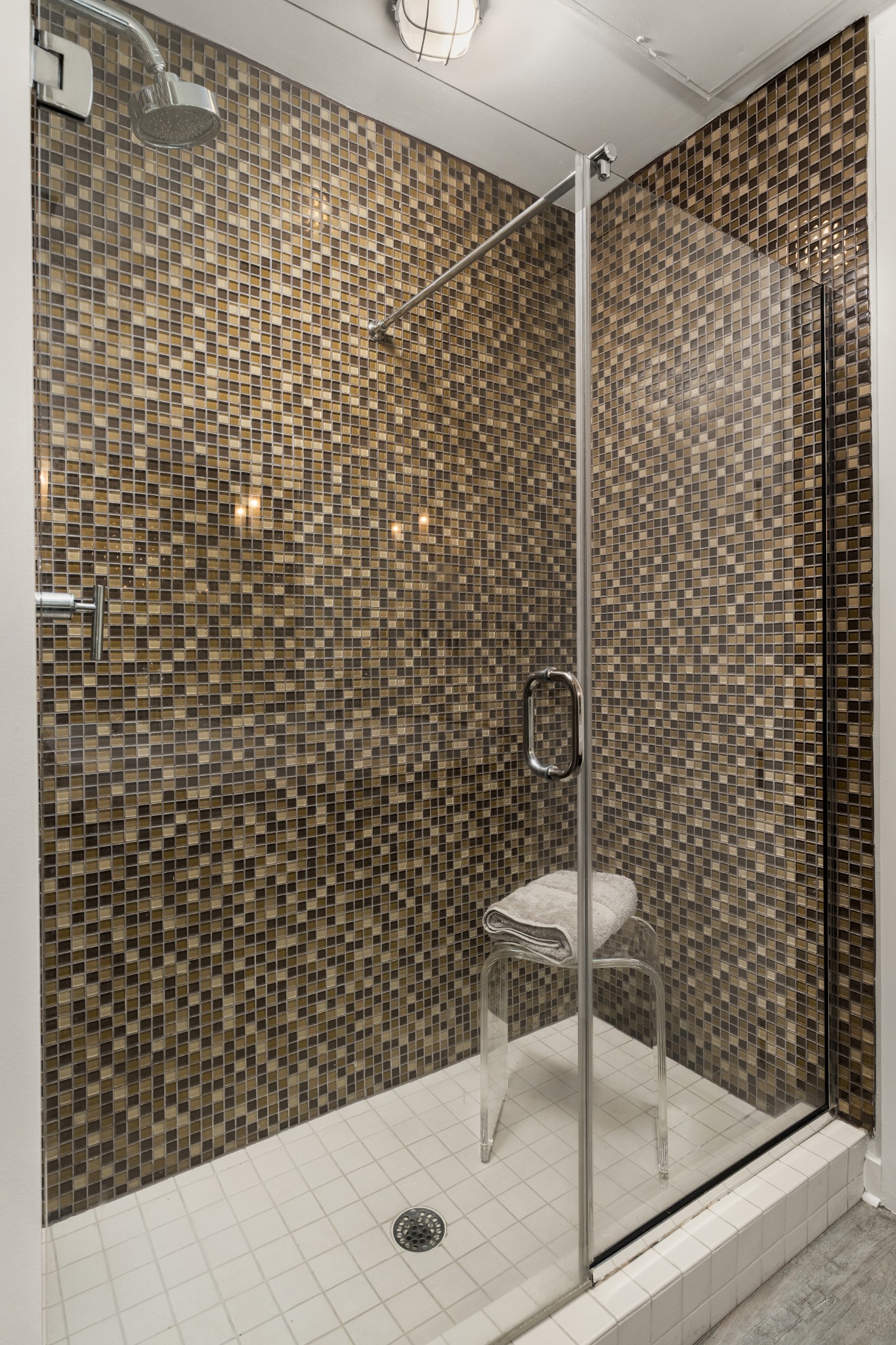 600 12th Ave, S Unit: 2000